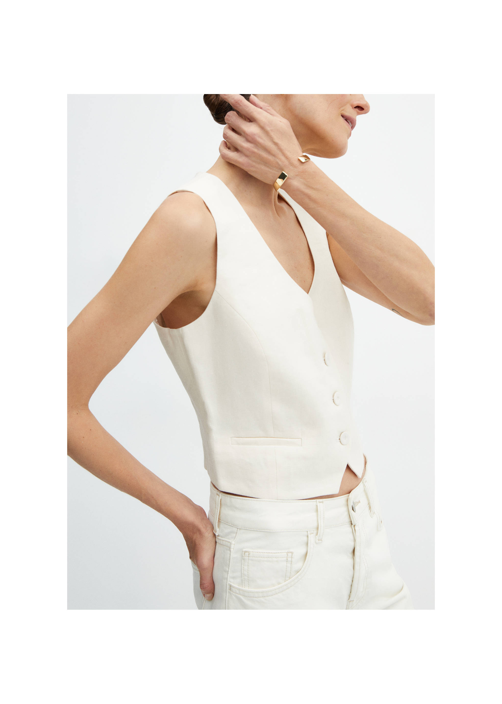 Linen suit waistcoat - Details of the article 3, Ecru. Ref: 67067112-00.