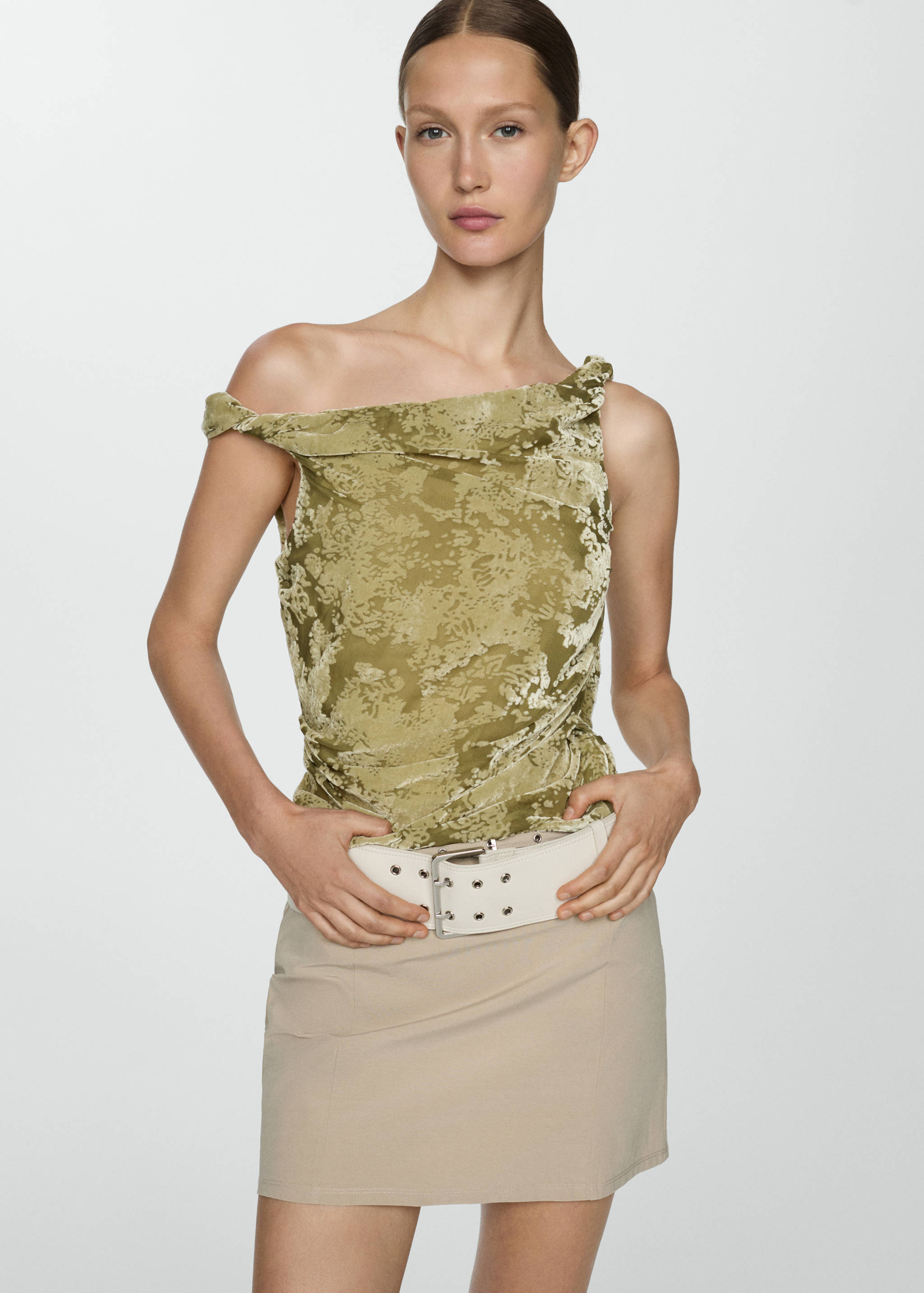 Draped top with velvet detail - Medium plane