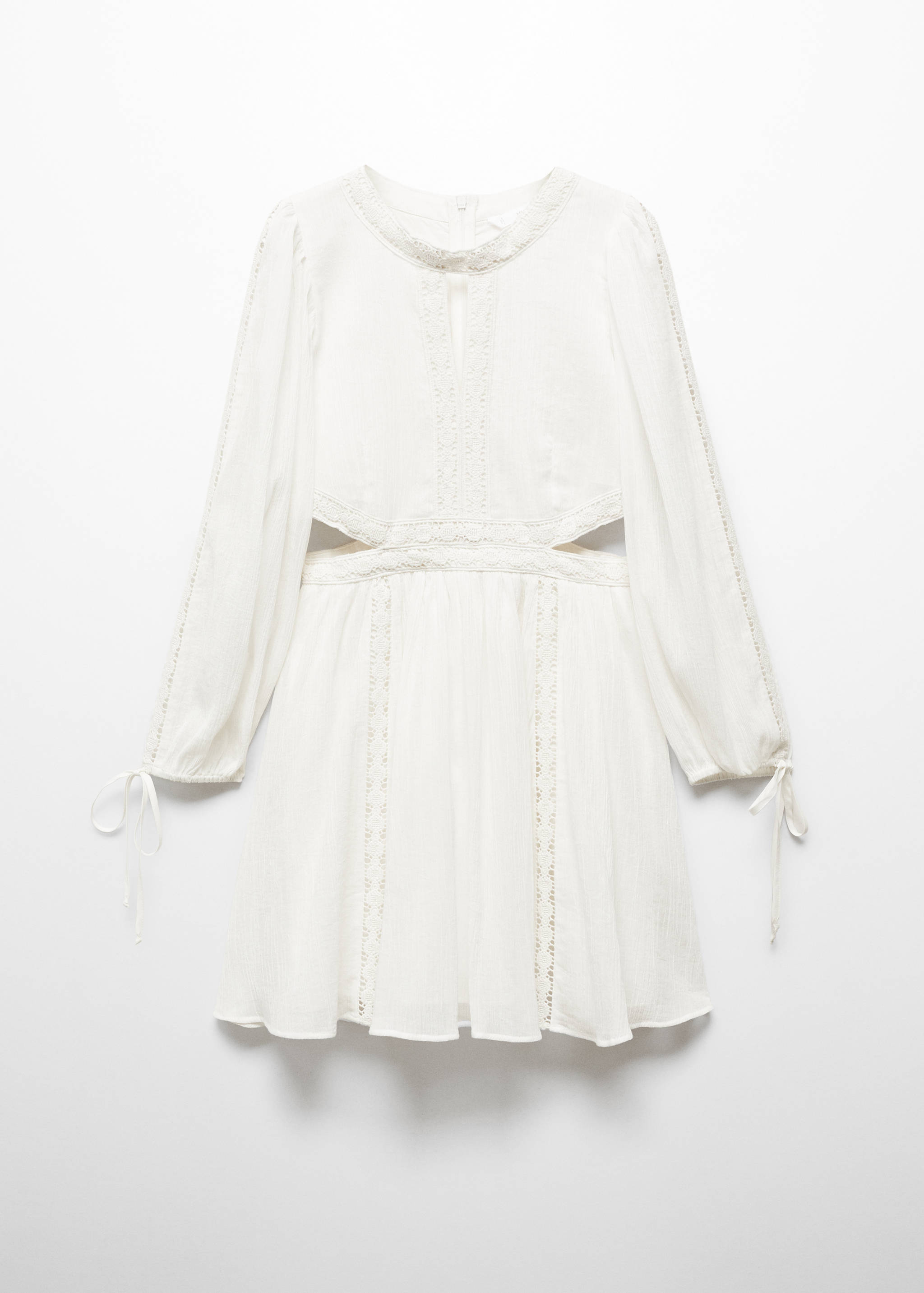 Платье с разрезами и кружевом - Изделие без модели