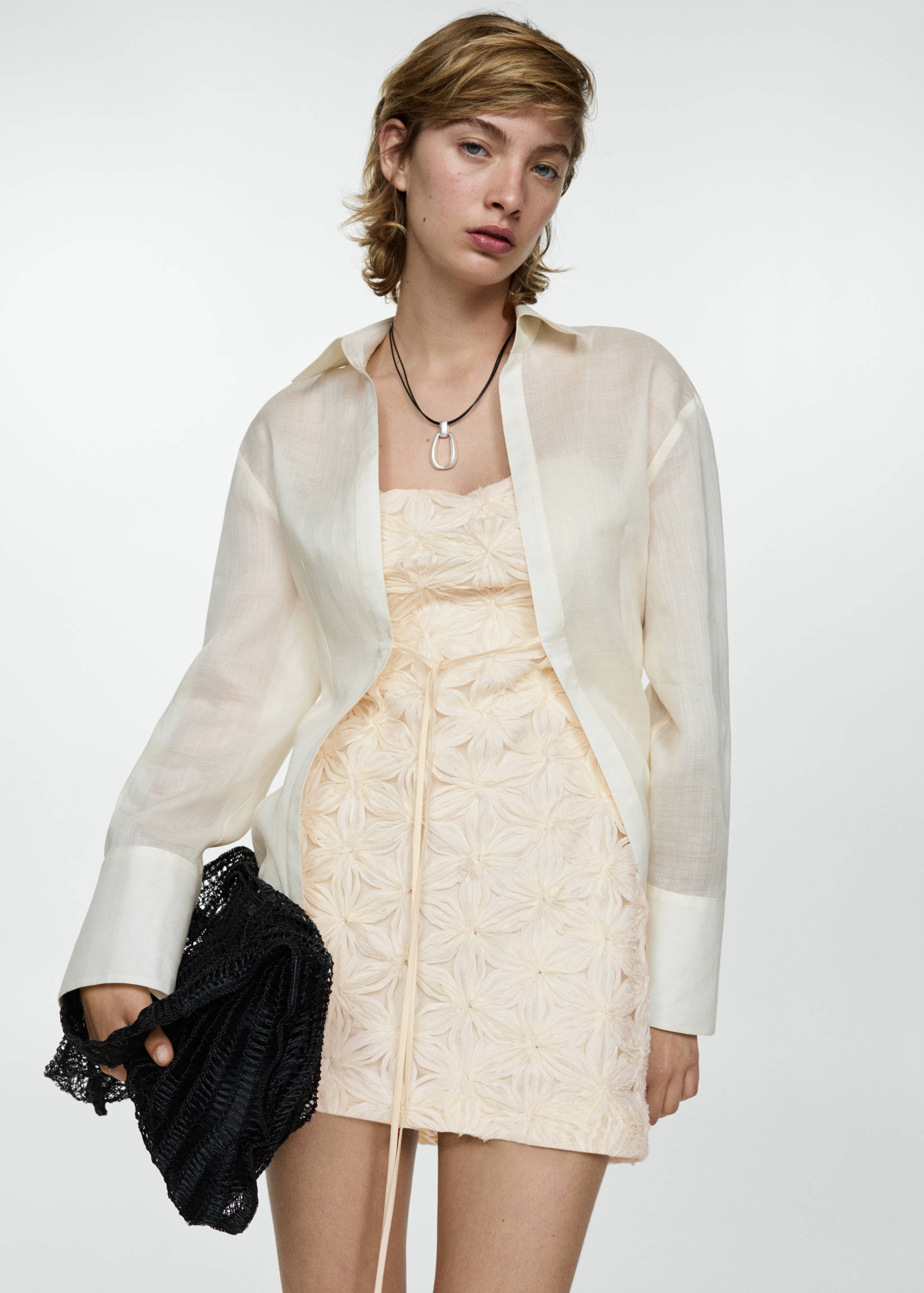 Kleid mit Blumentextur - Mittlere Ansicht