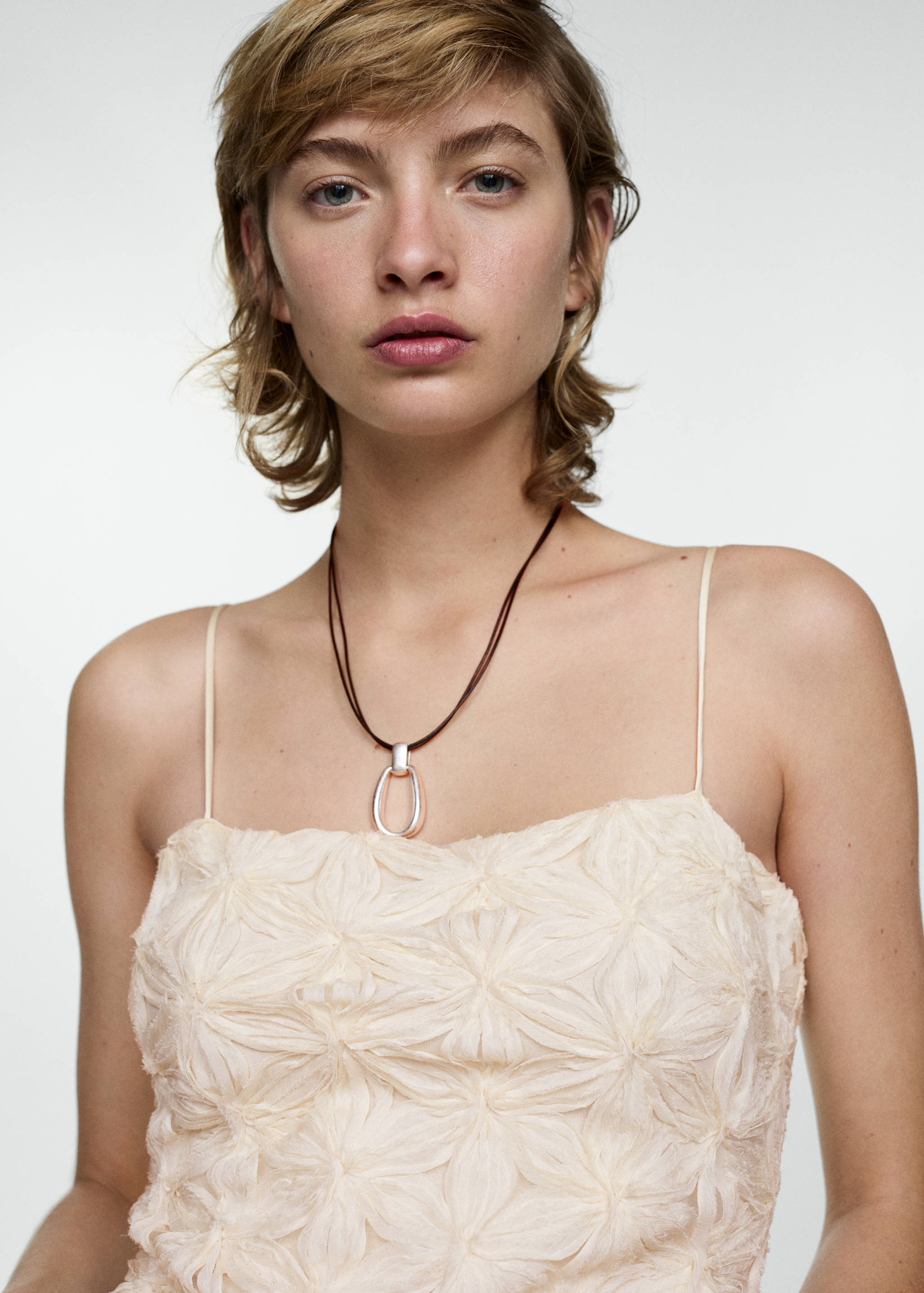 Kleid mit Blumentextur - Detail des Artikels 1