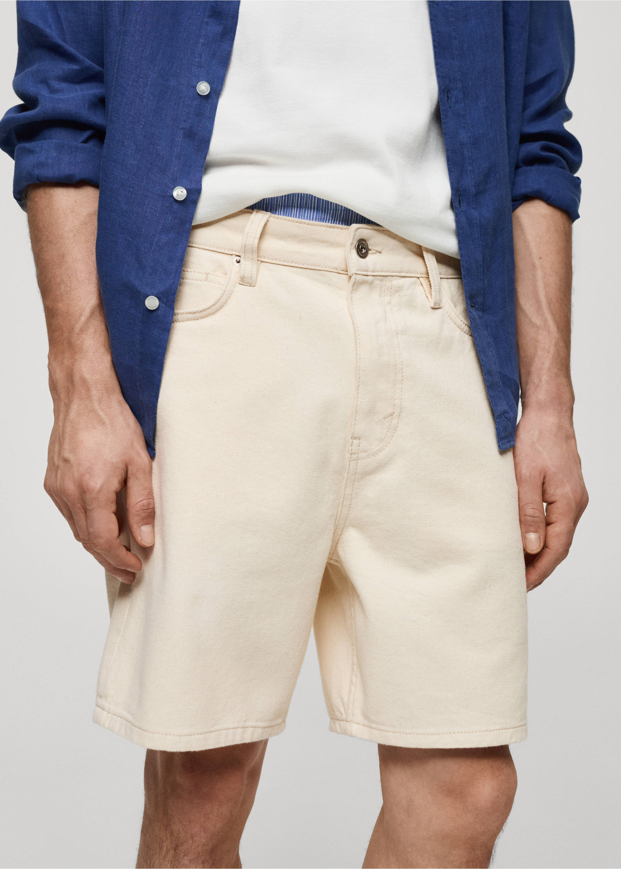 Bermudas denim regular fit - Detalle del artículo 1, Crudo. Ref: 67067685-00.