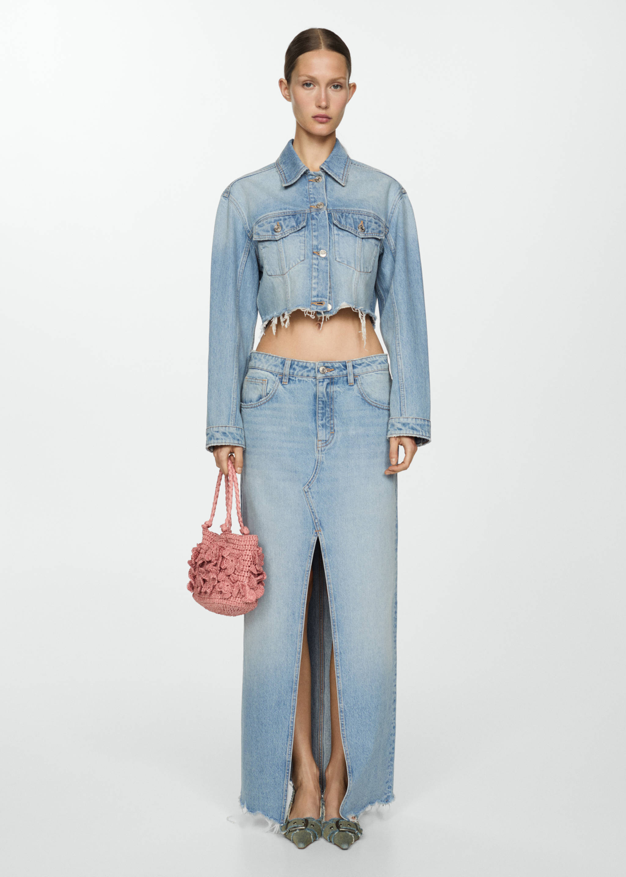 Denim skirt with frayed hem - General plane