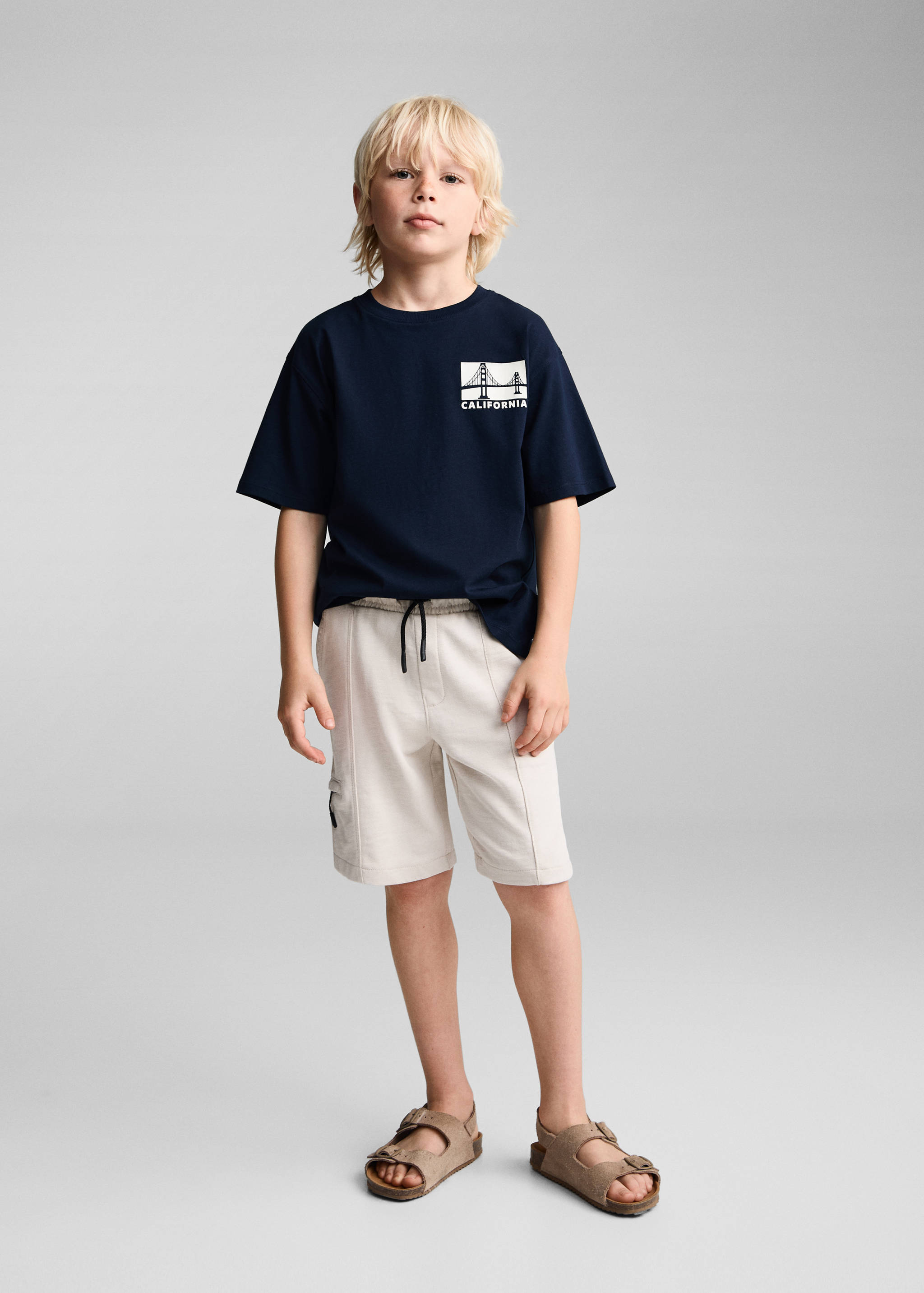 Elastic waist Bermuda shorts - General plane