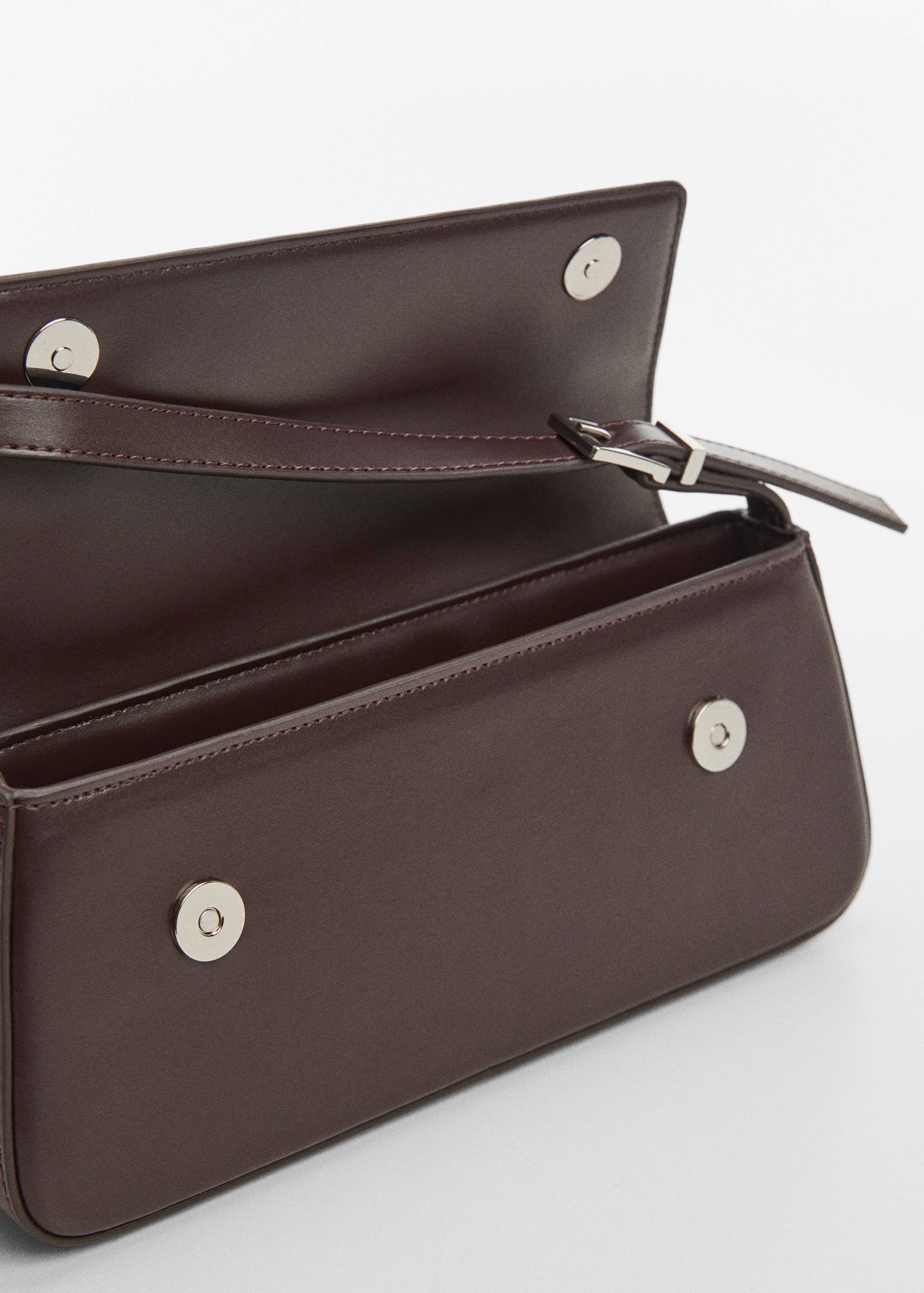 Shoulder bag with strap - Details of the article 2