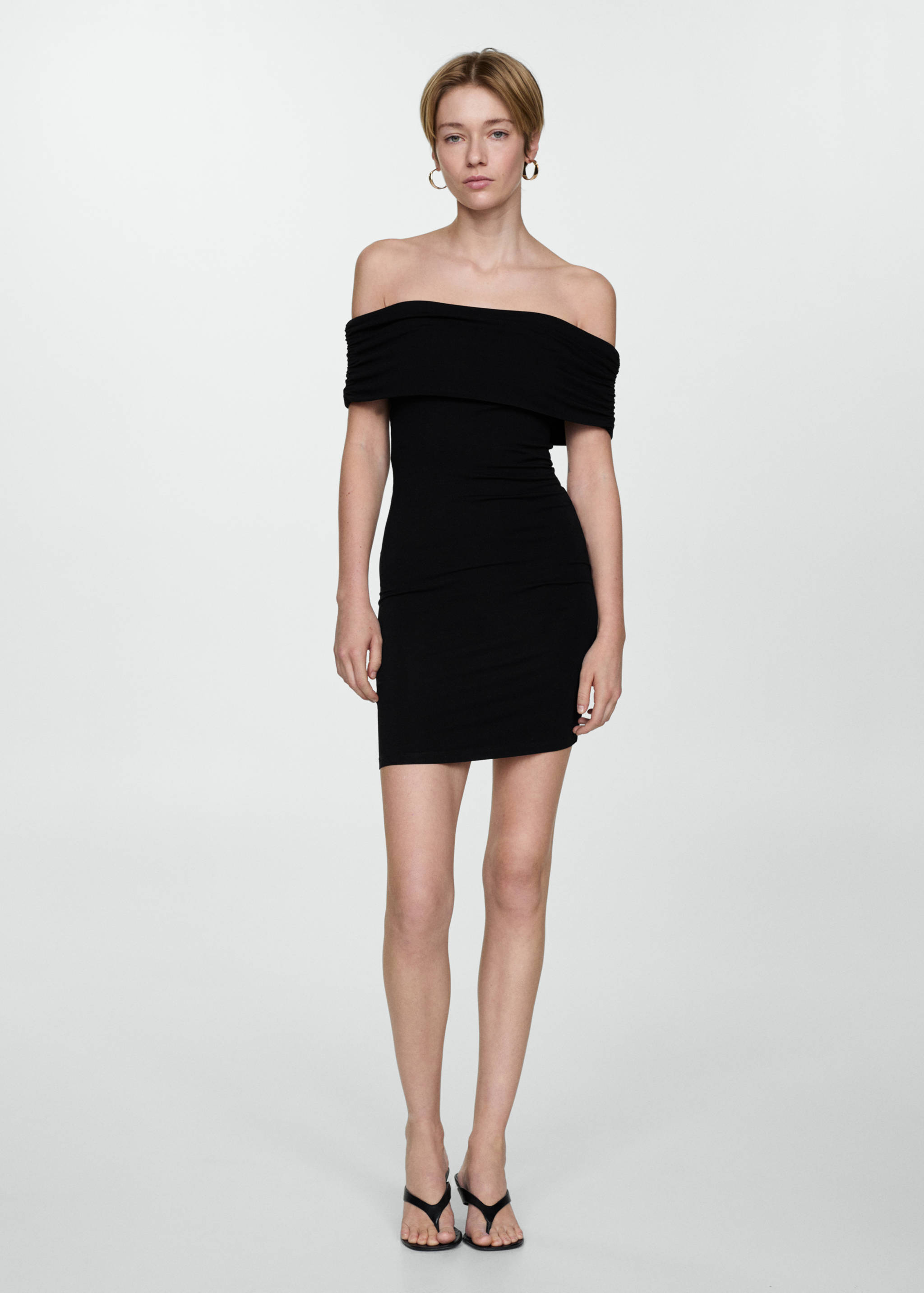 Short off-the-shoulder dress - General plane