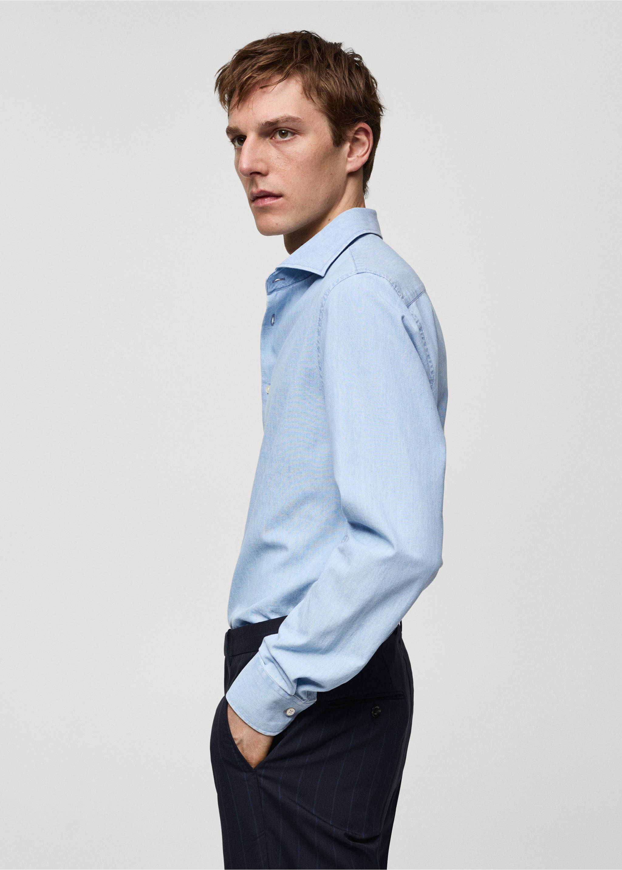 100% indigo cotton slim-fit shirt - Details of the article 3, Sky Blue. Ref: 67068267-00.