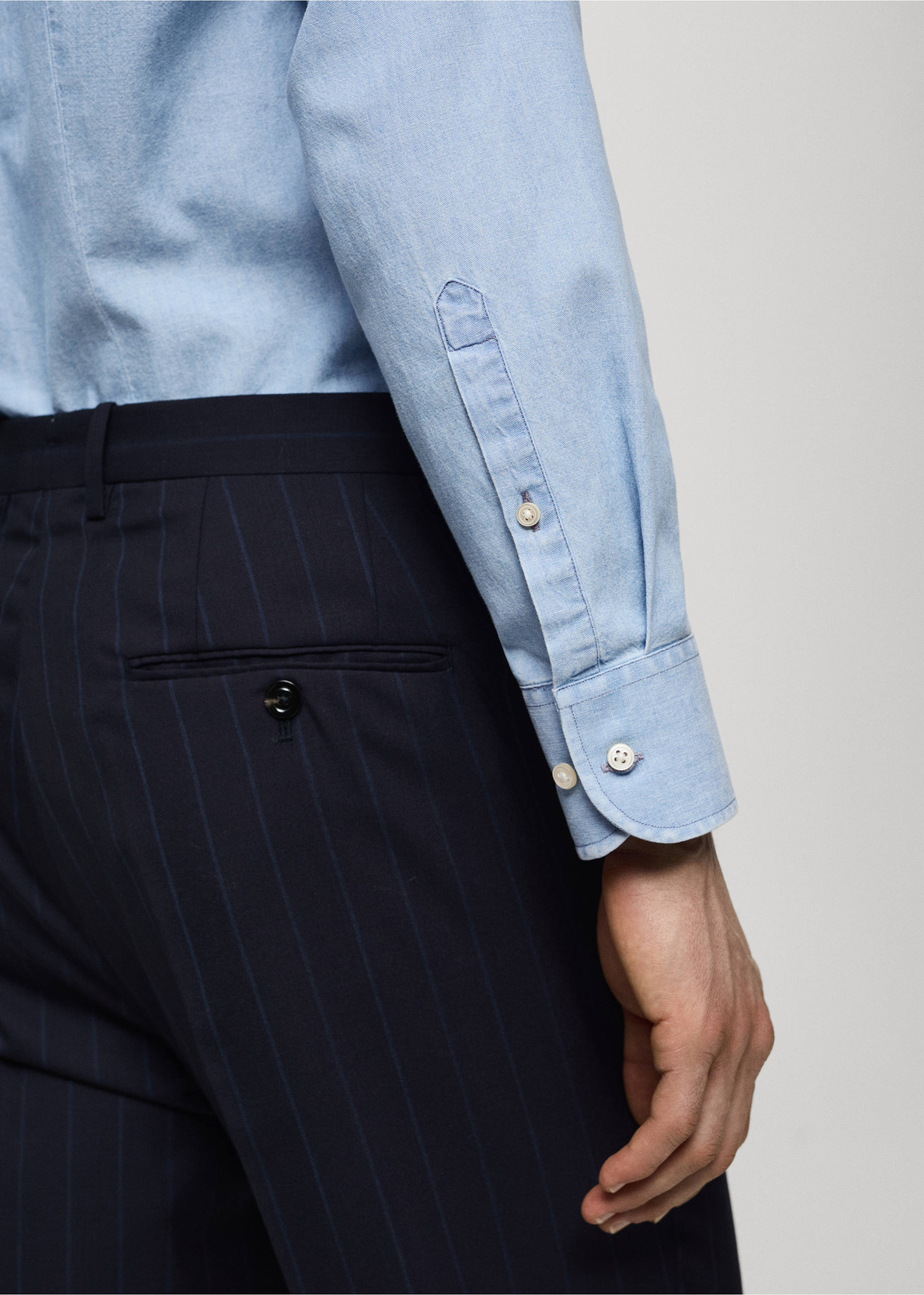 100% indigo cotton slim-fit shirt - Details of the article 2, Sky Blue. Ref: 67068267-00.