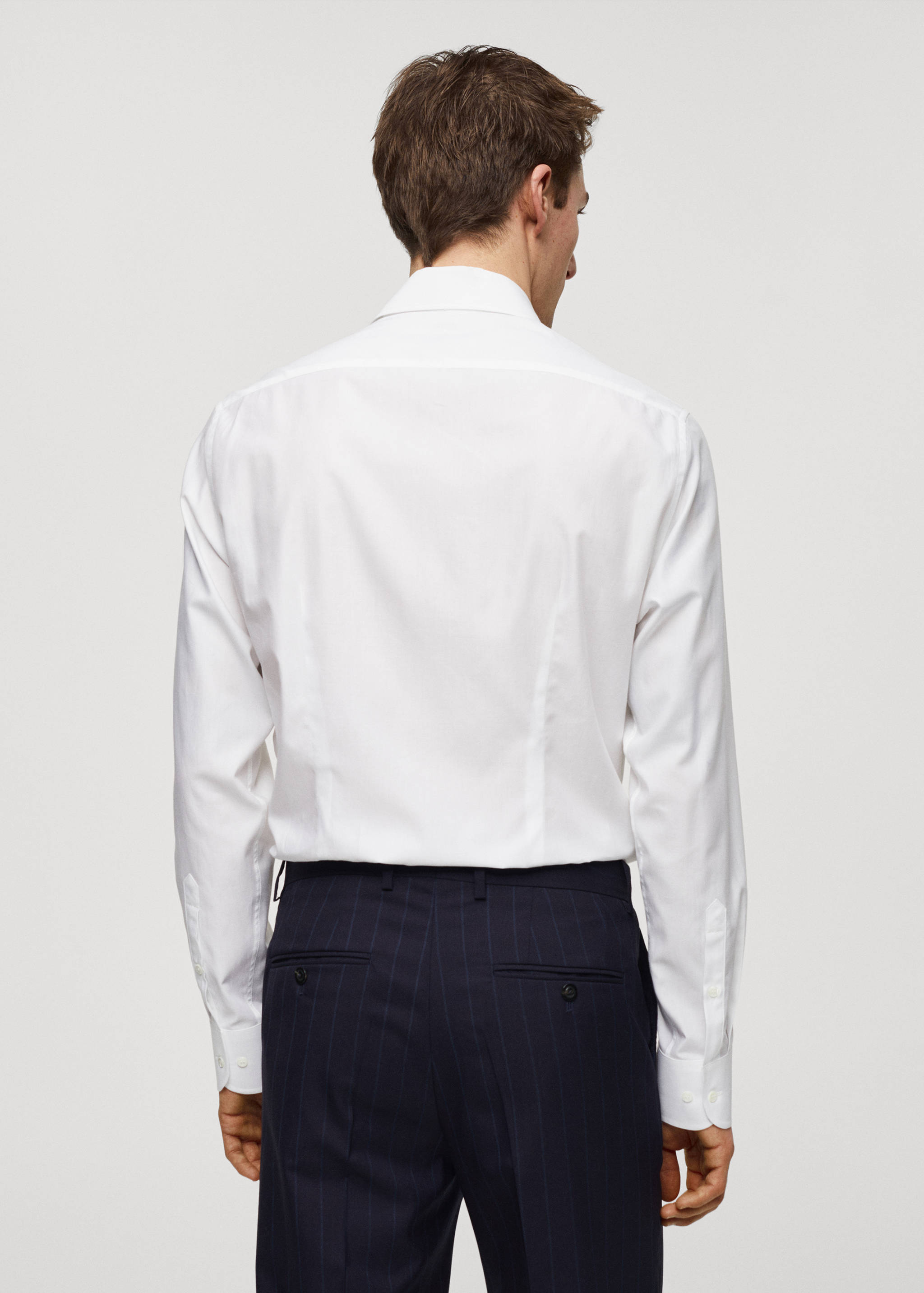 100% cotton slim-fit twill shirt - Reverse of the article