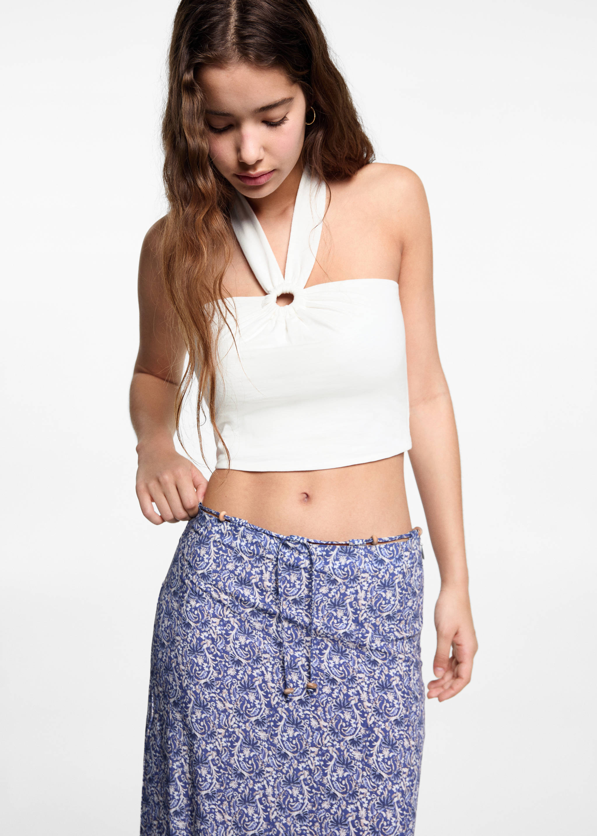 Falda midi estampada - Plano medio