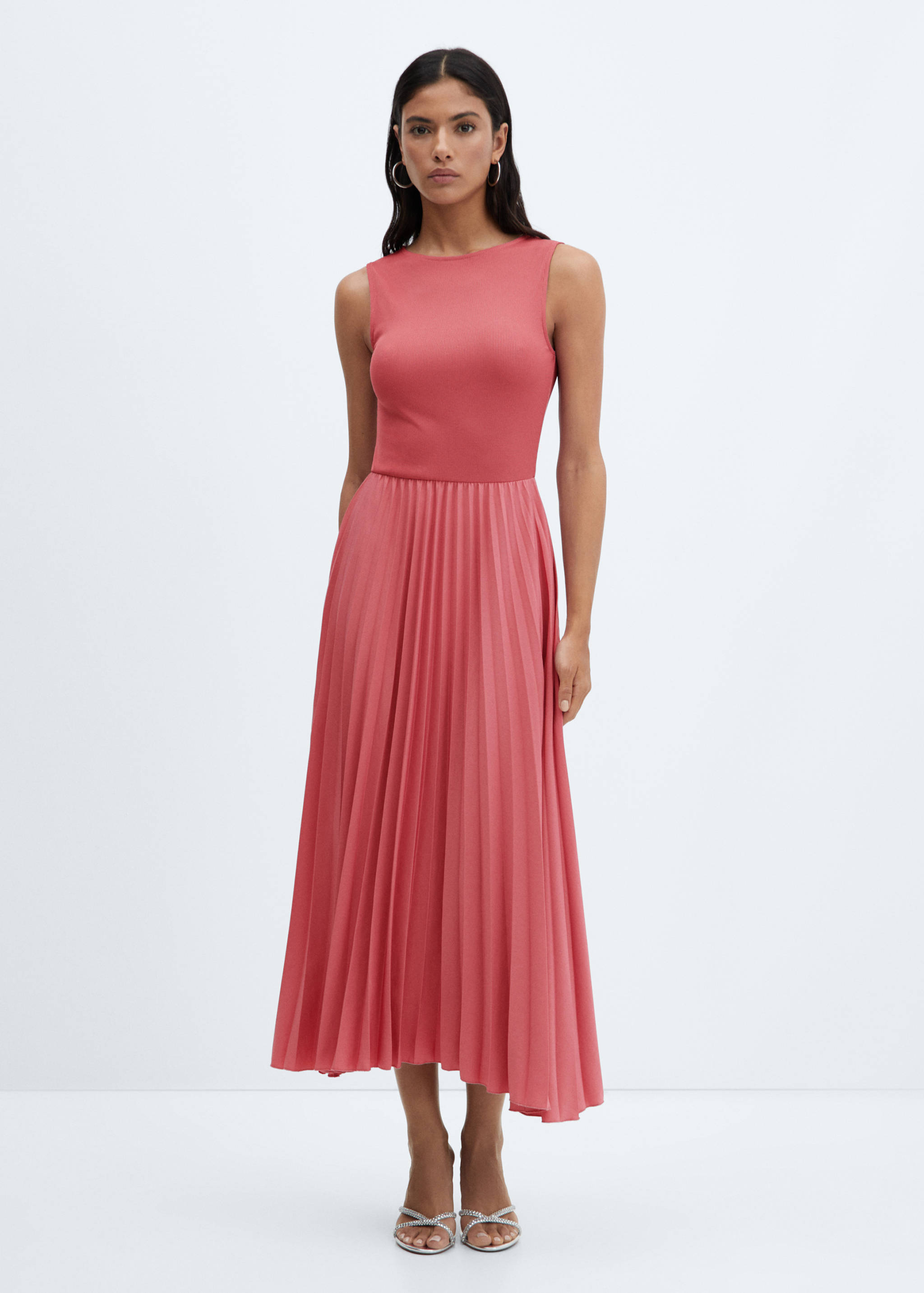 Pleated hem dress - General plane