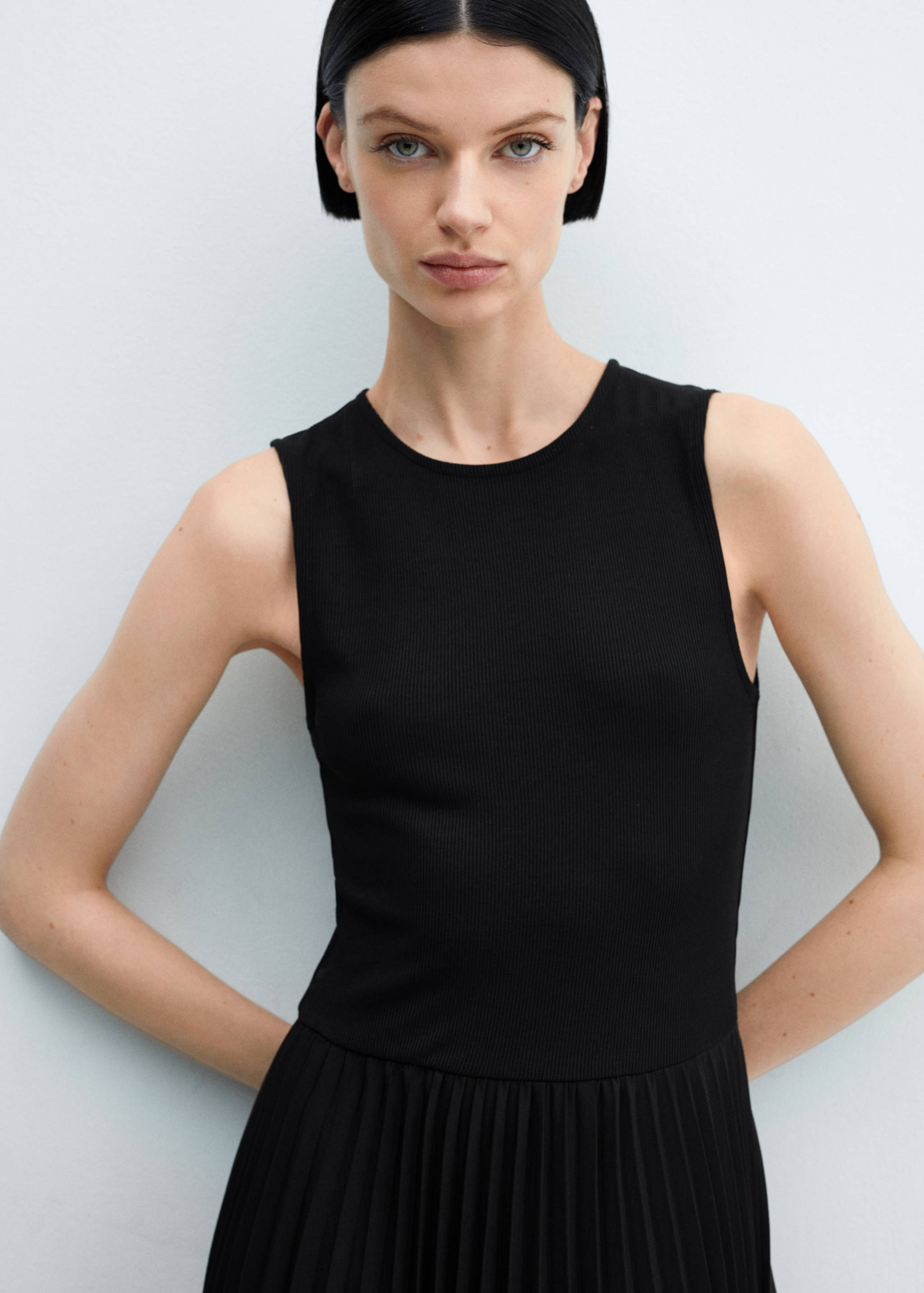 Pleated hem dress - Details of the article 1