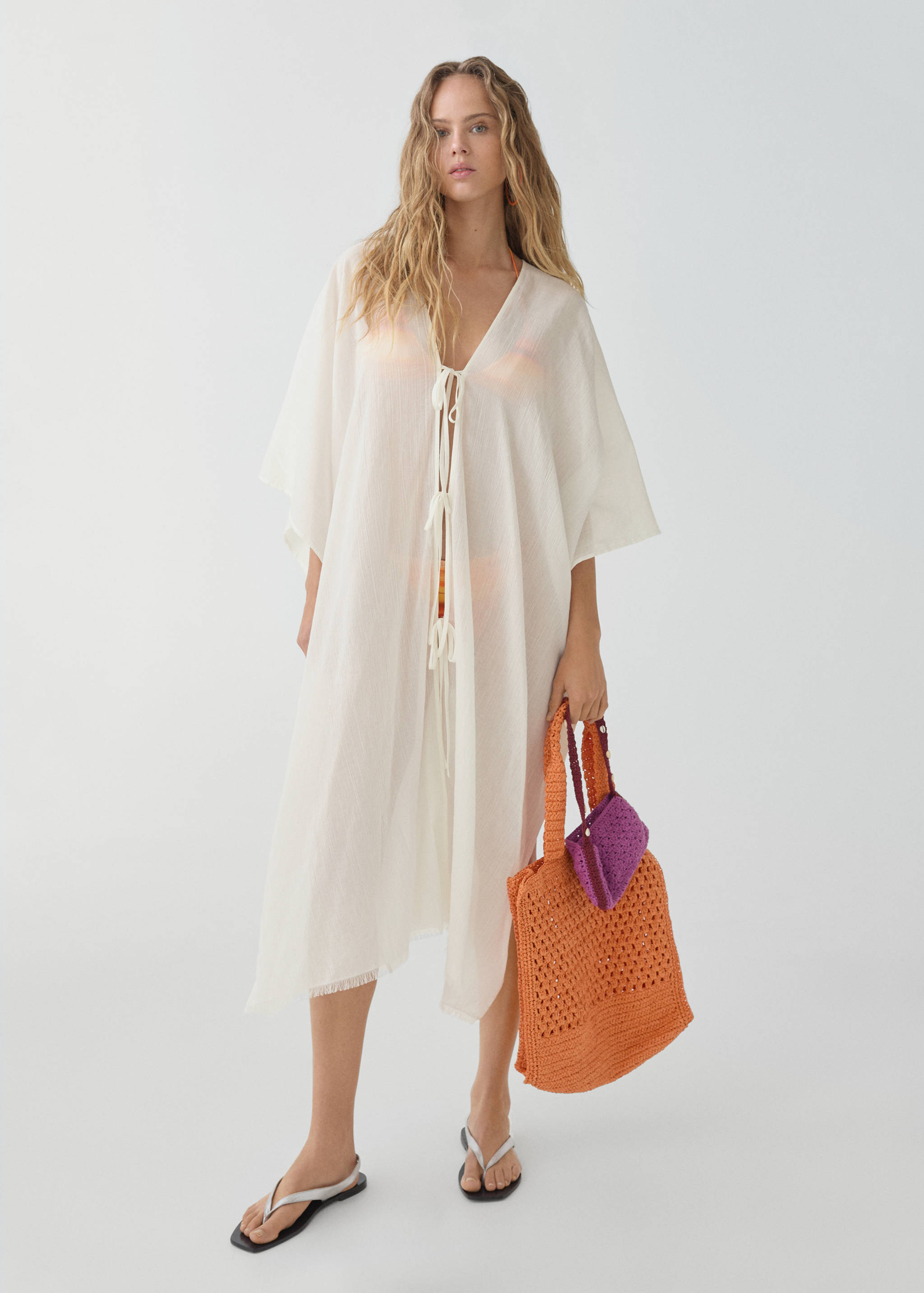 Caftan semi-transparent nœuds - Plan général