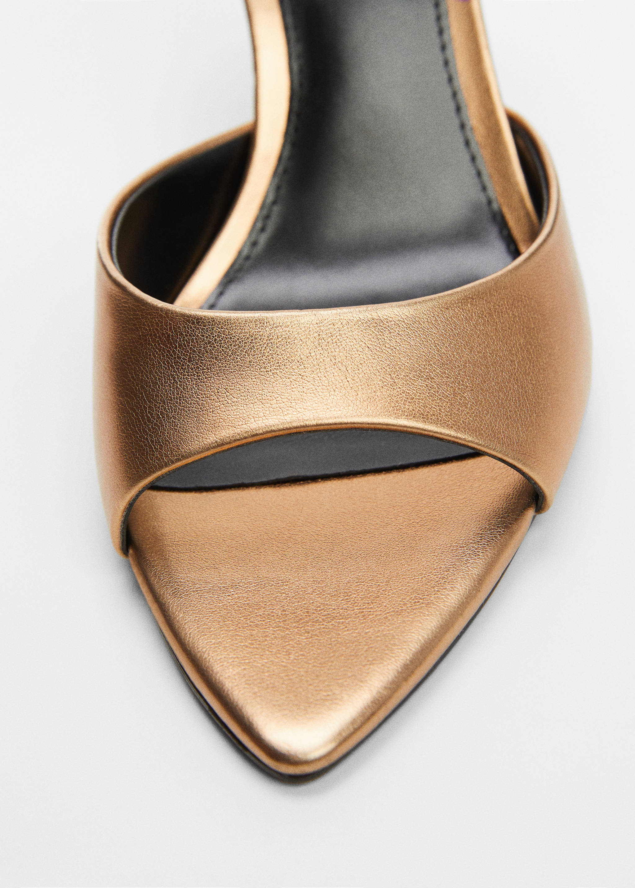 Heel non-structured sandals - Details of the article 2