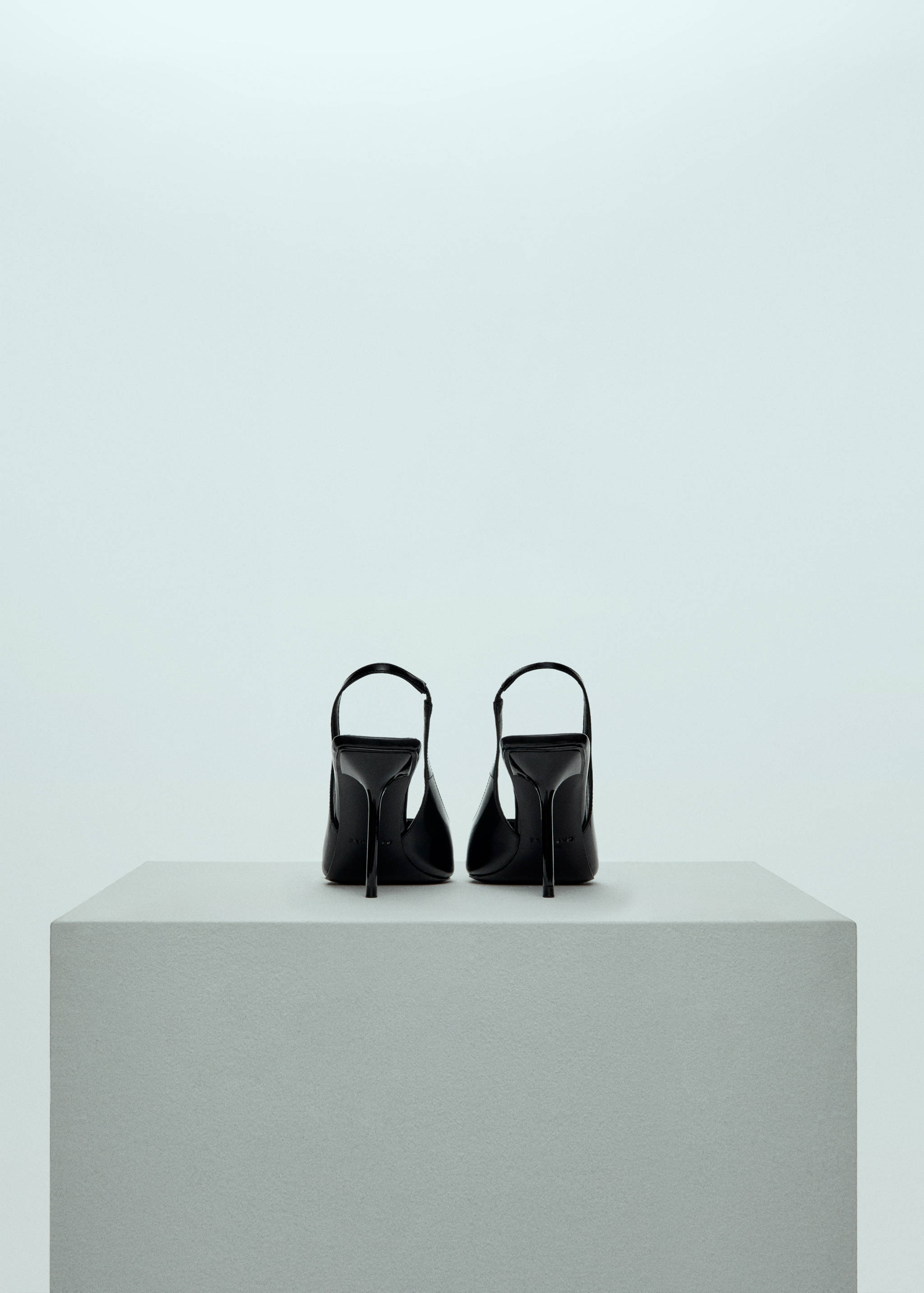 Sling back leather shoes - Details of the article 4