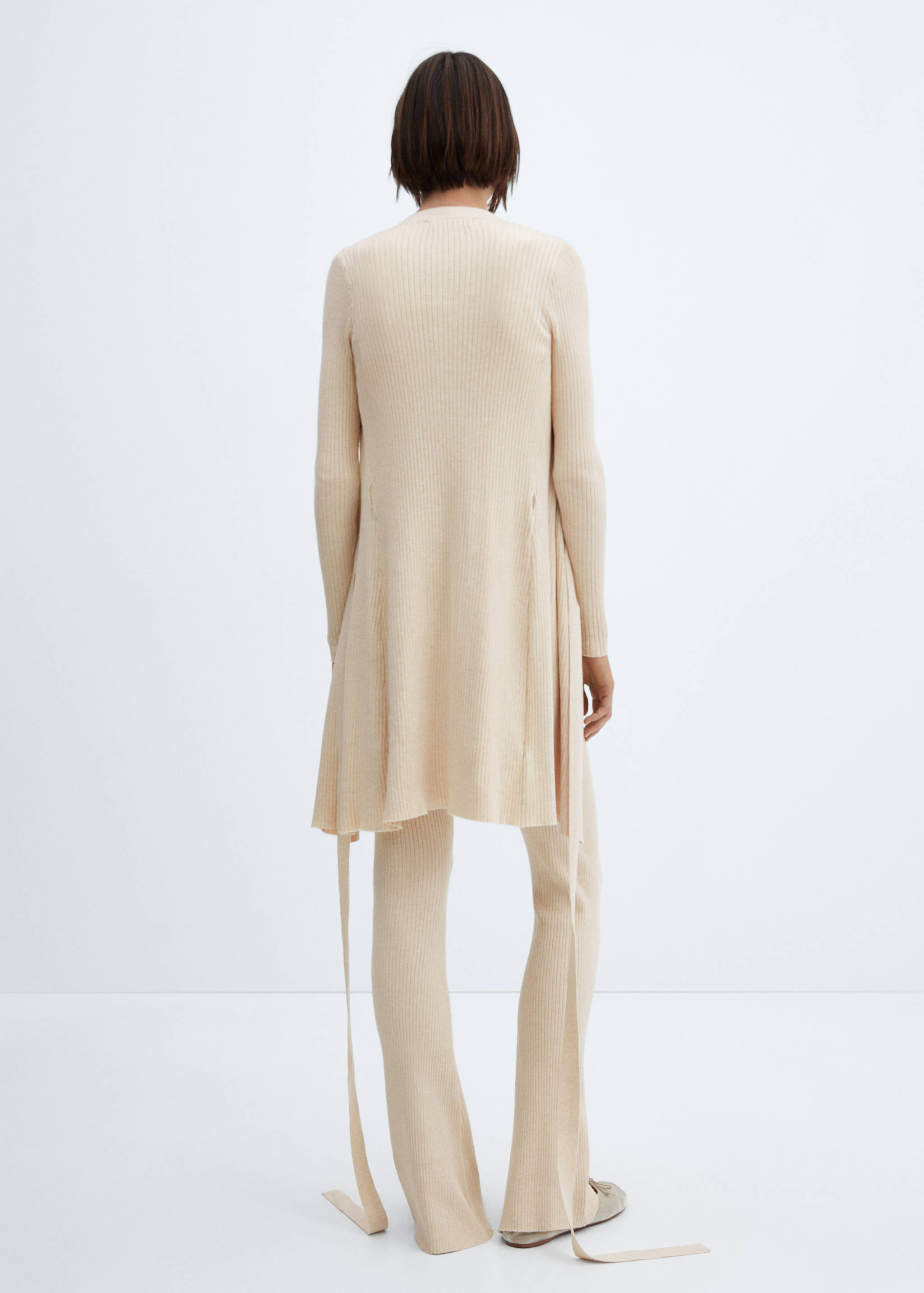 Wideleg-Hose mit Rippmuster - Rückseite des Artikels