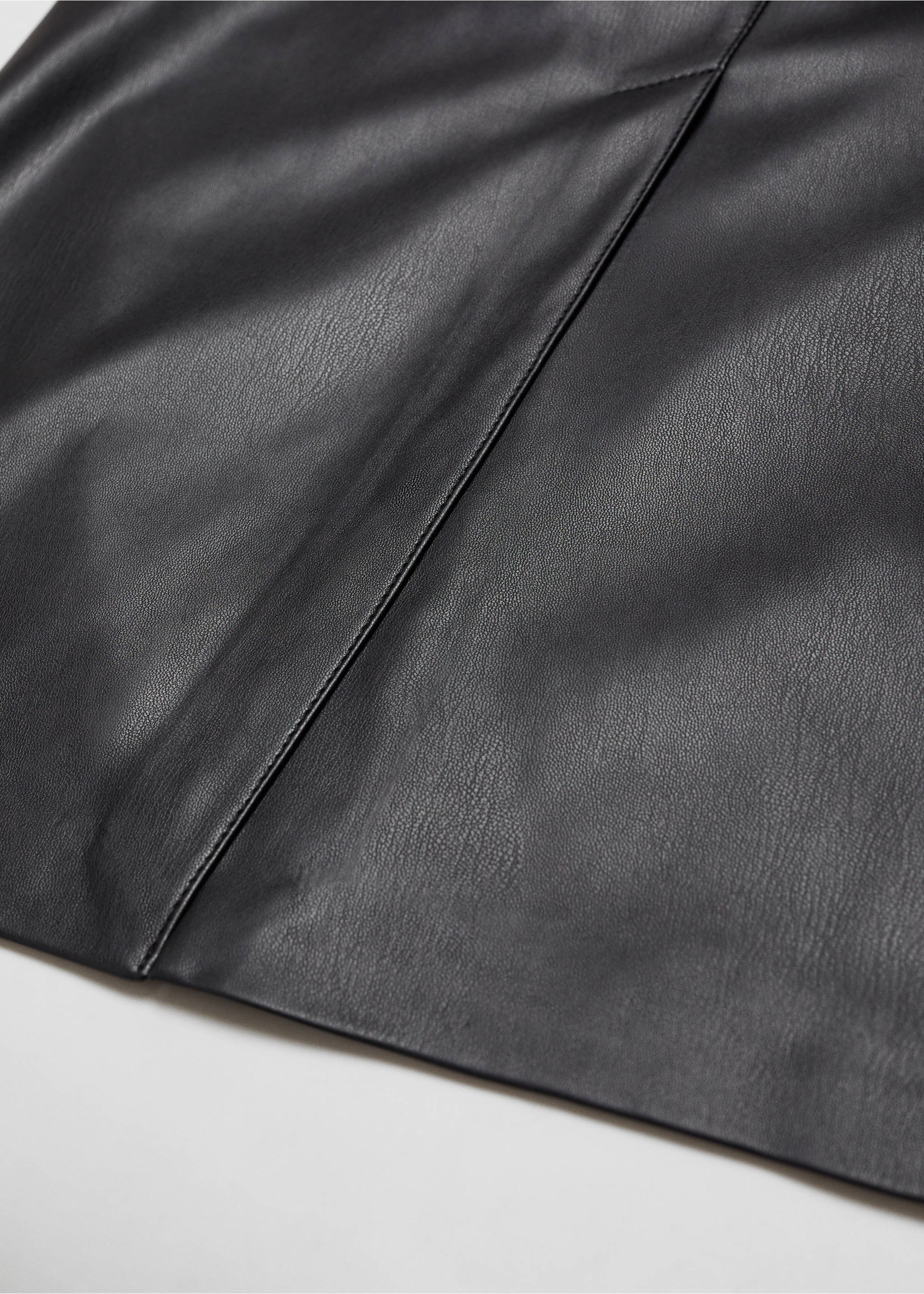 Leather-effect pencil skirt - Details of the article 8, Black. Ref: 67070463-00.