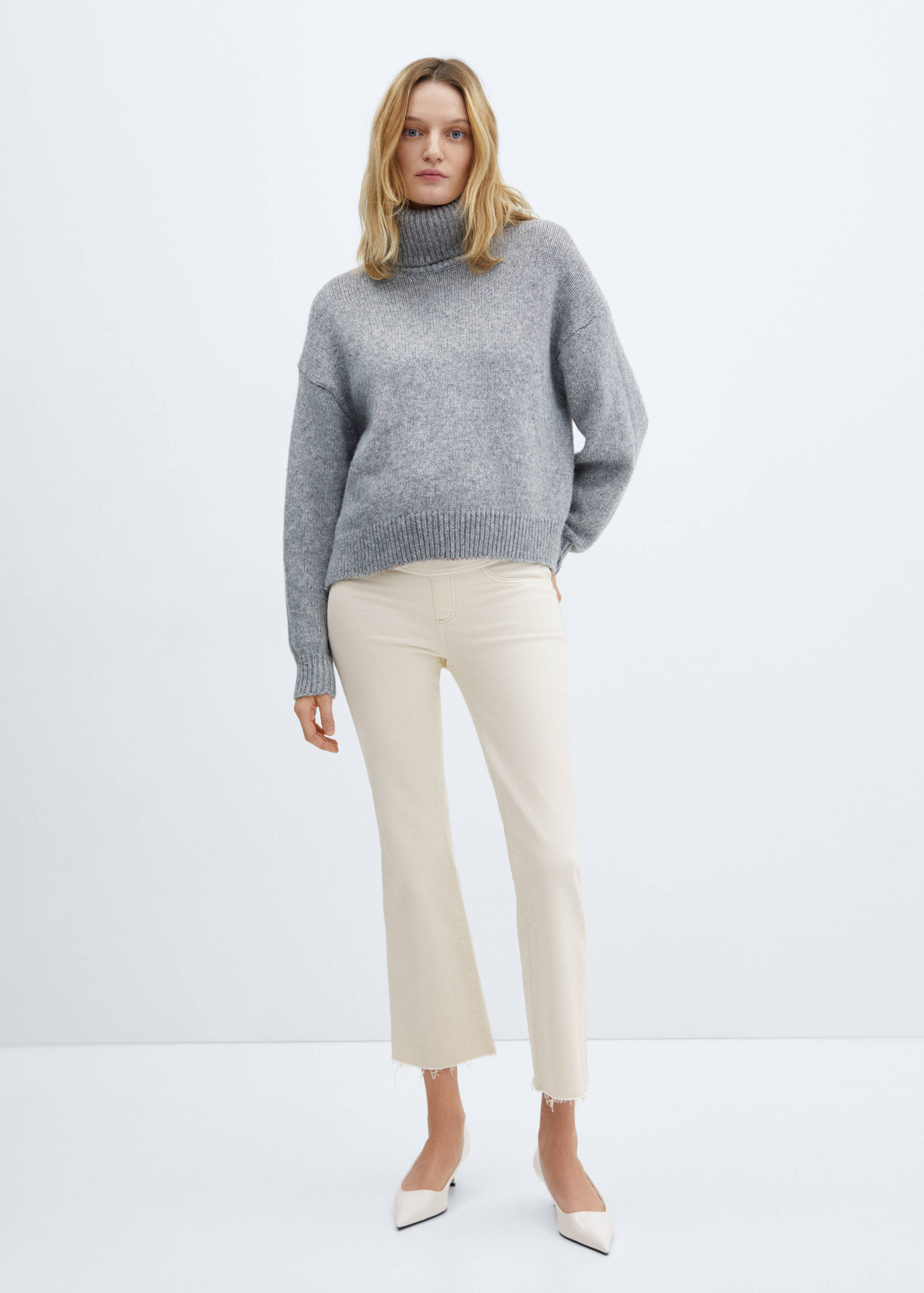 Maternity flared cropped jeans - General plane