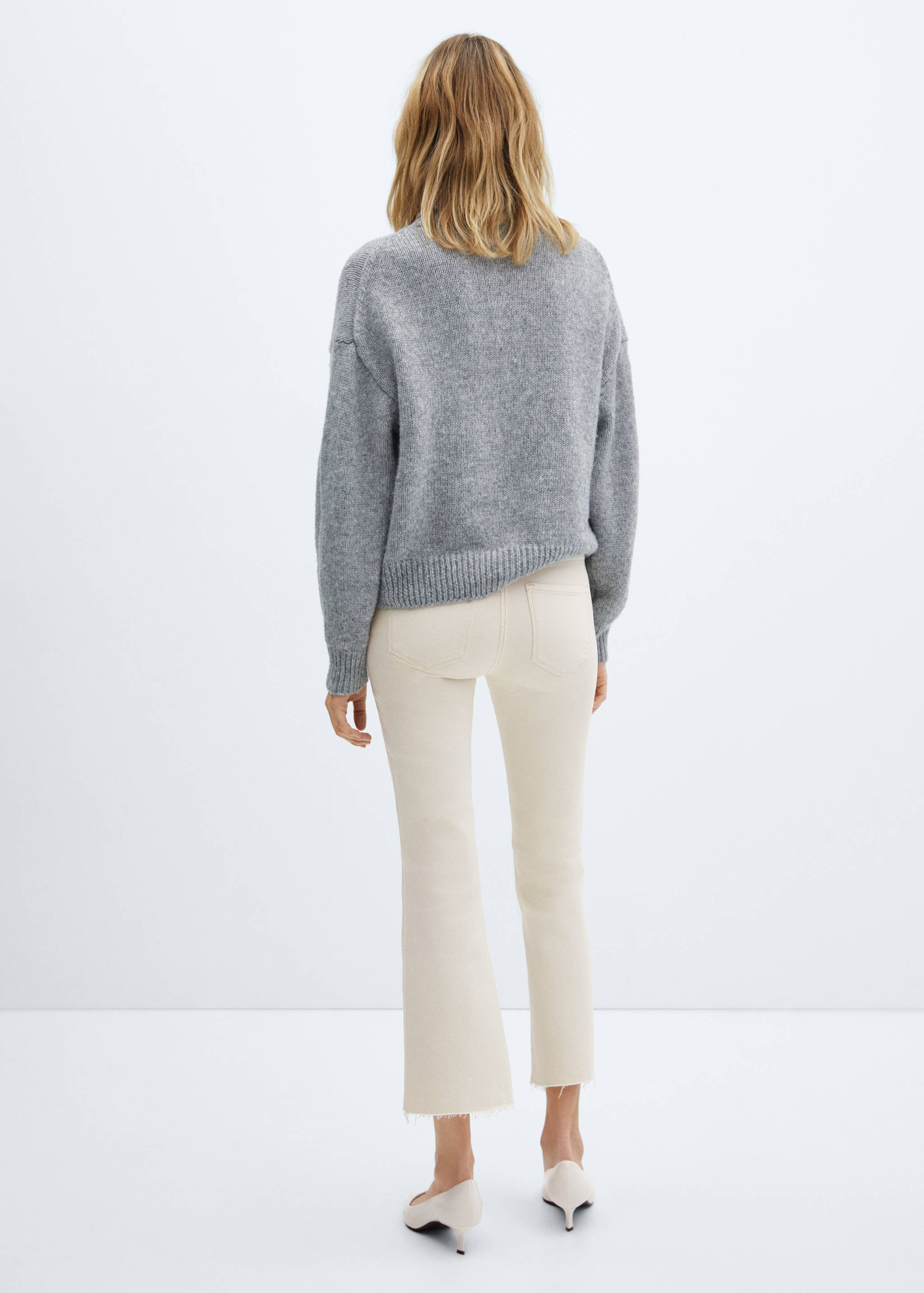 Maternity flared cropped jeans - Reverse of the article