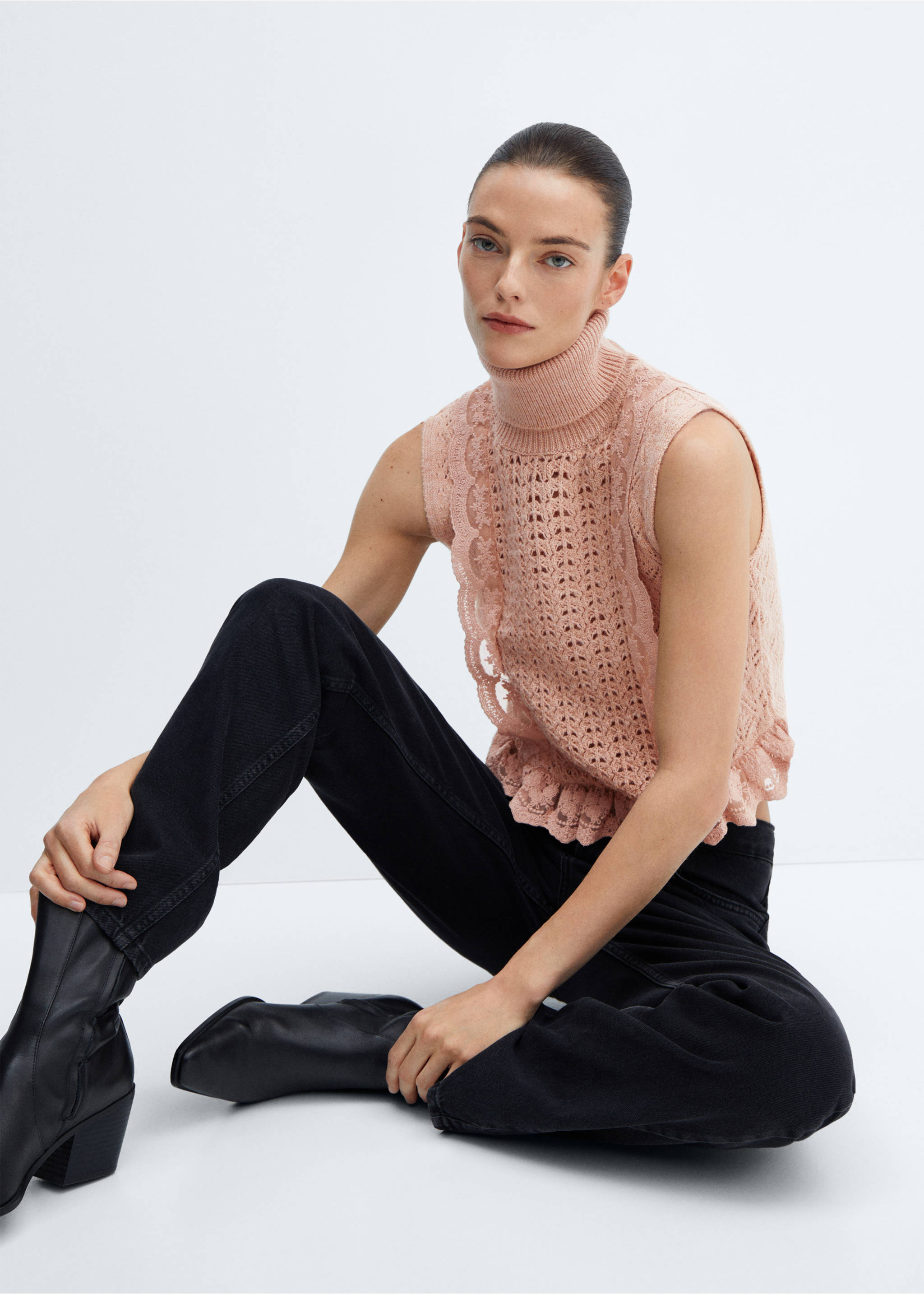 Ruffled openwork gilet - Details of the article 2, Pink. Ref: 67070482-00.