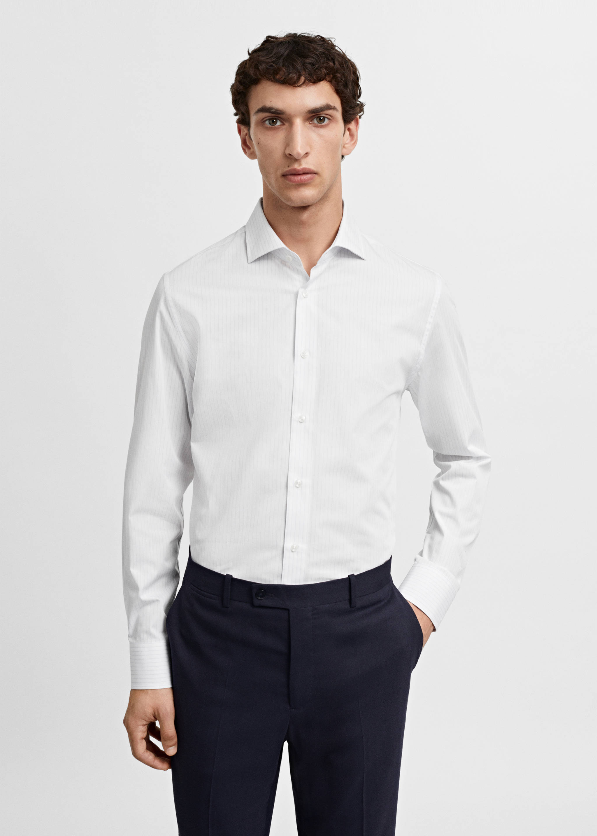 Camisa traje slim fit twill microestampado - Plano medio