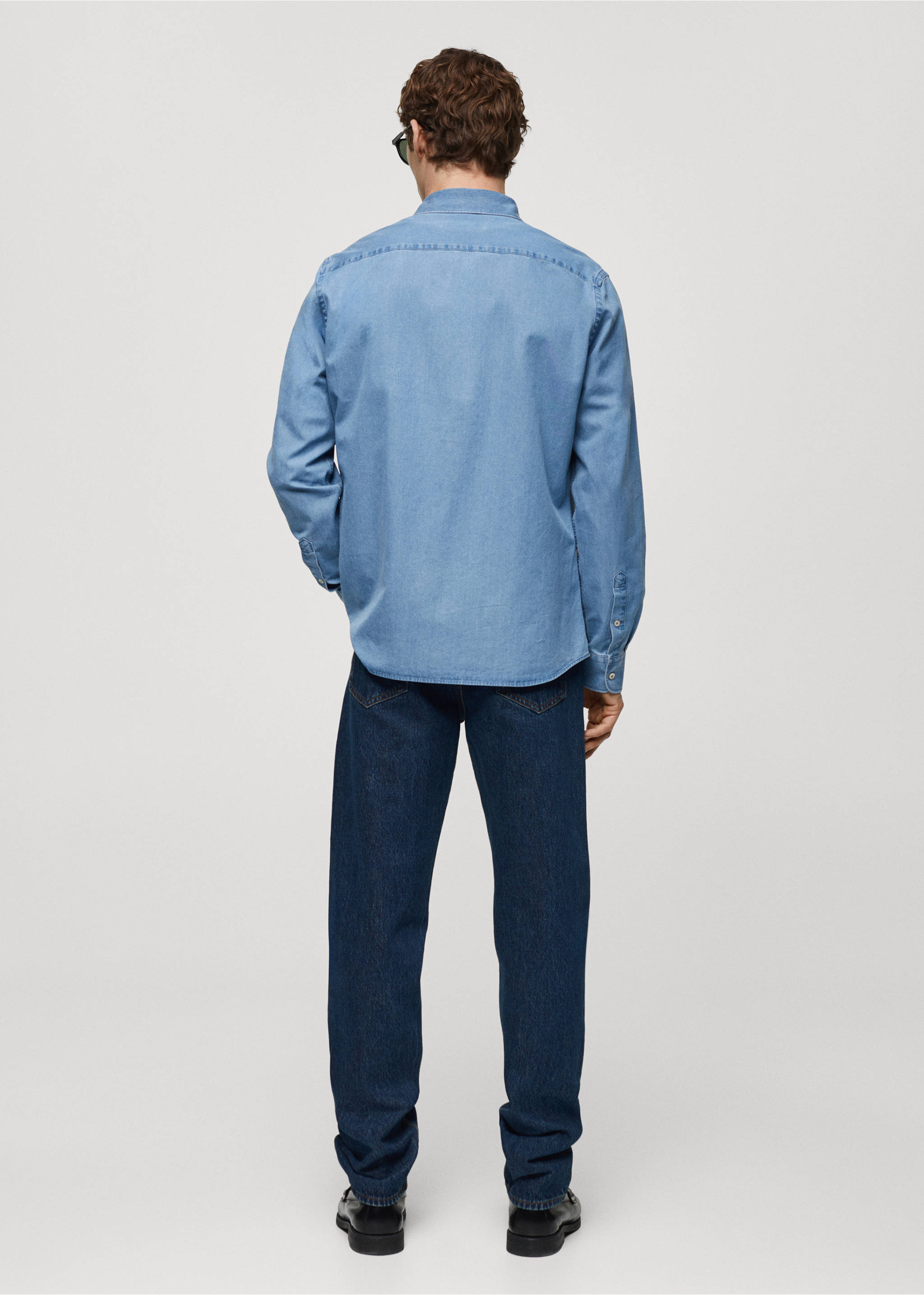 Camisa regular fit chambray algodón - Reverso del artículo, Azul claro. Ref: 67070628-01.