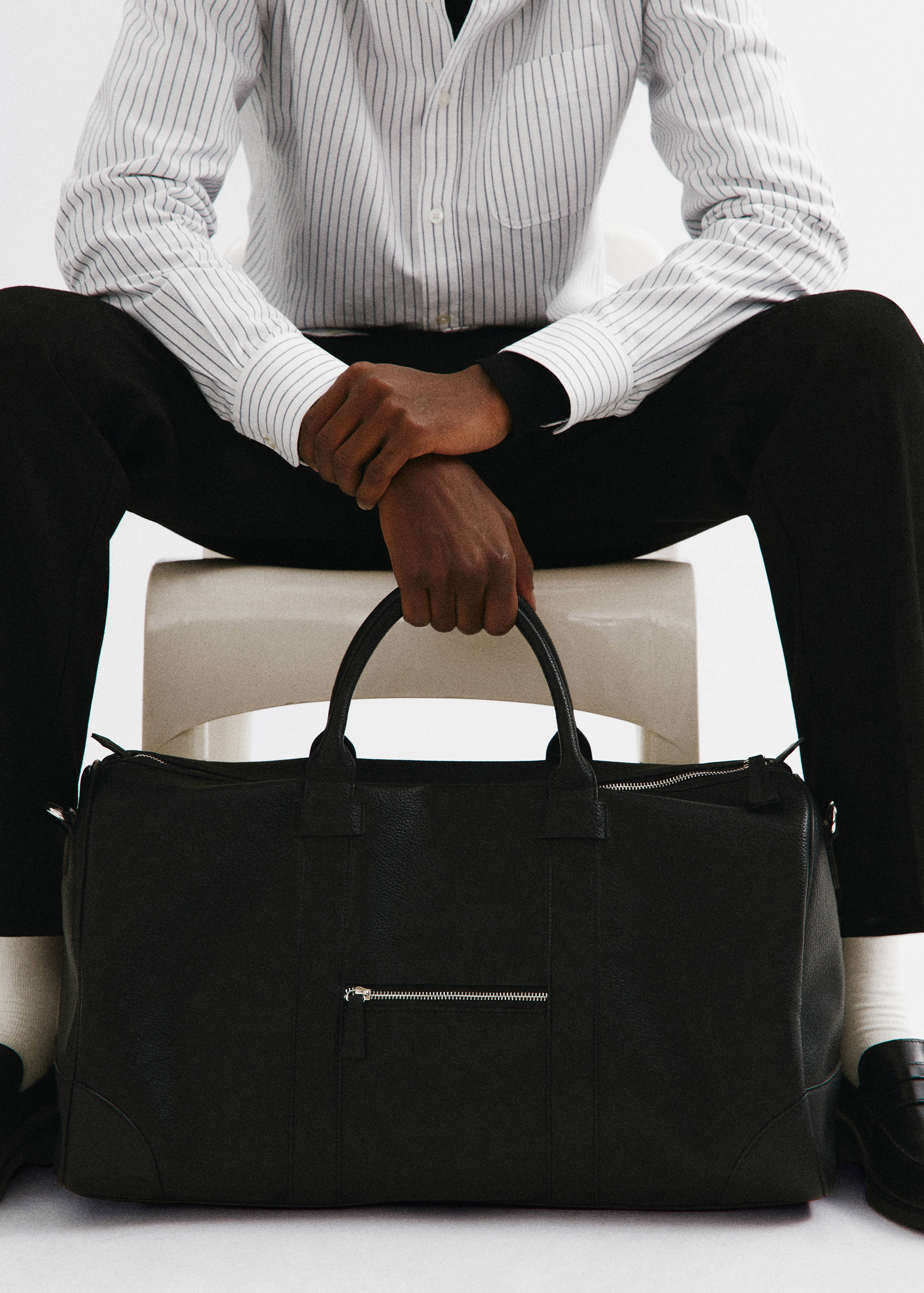 Patent faux-leather bowling bag - General plane