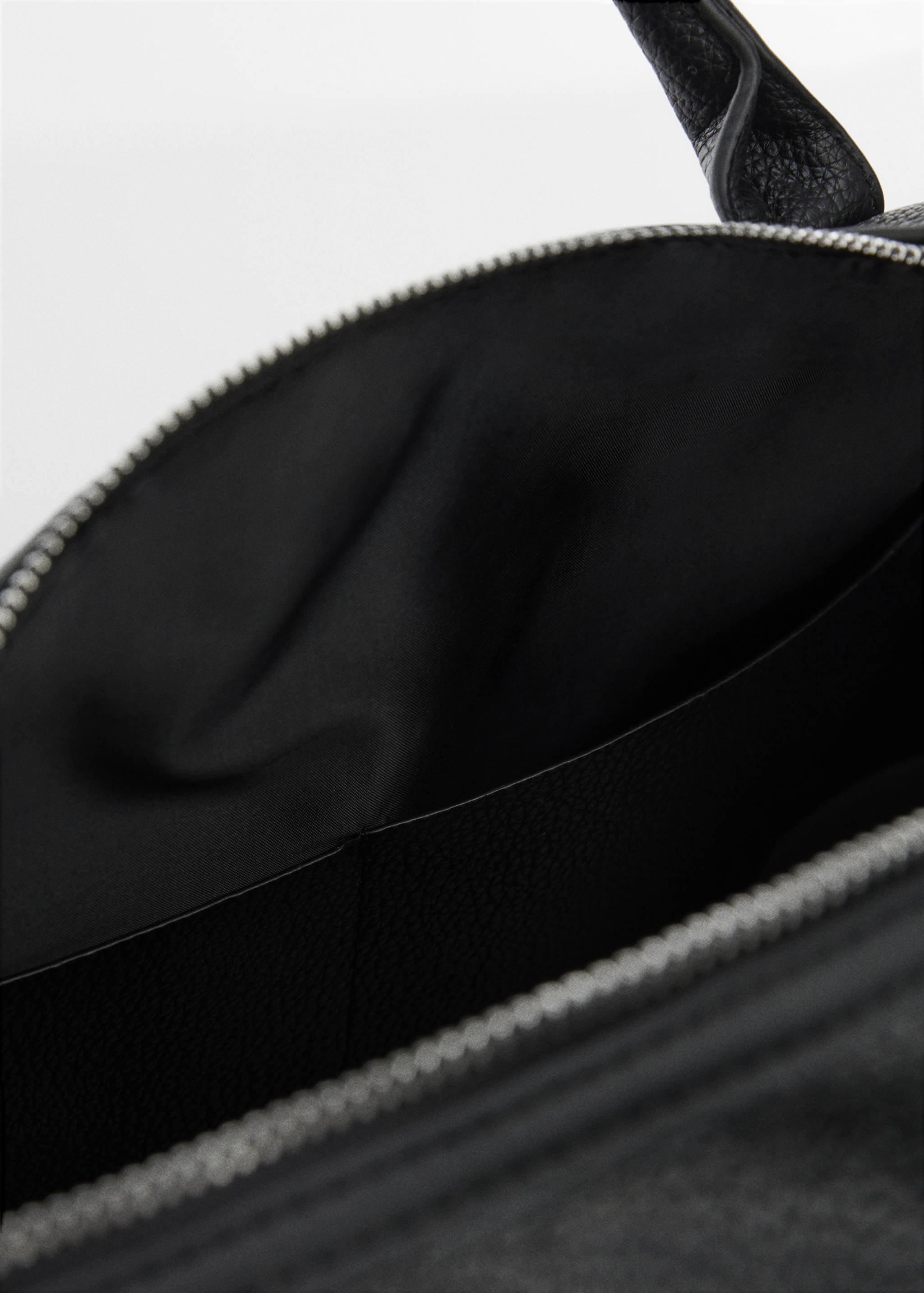 Patent faux-leather bowling bag - Details of the article 2