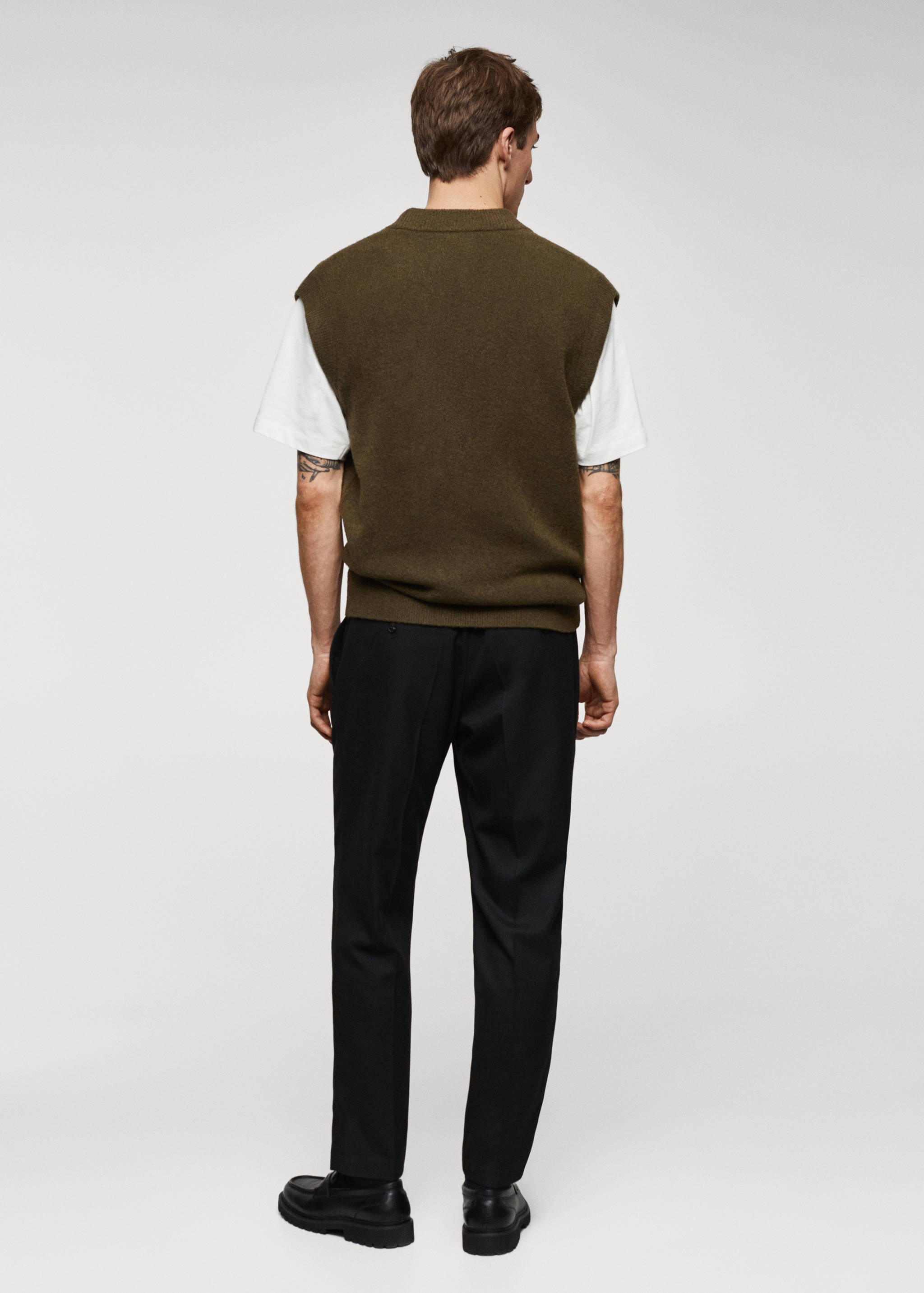 V-neck knitted gilet - Reverse of the article