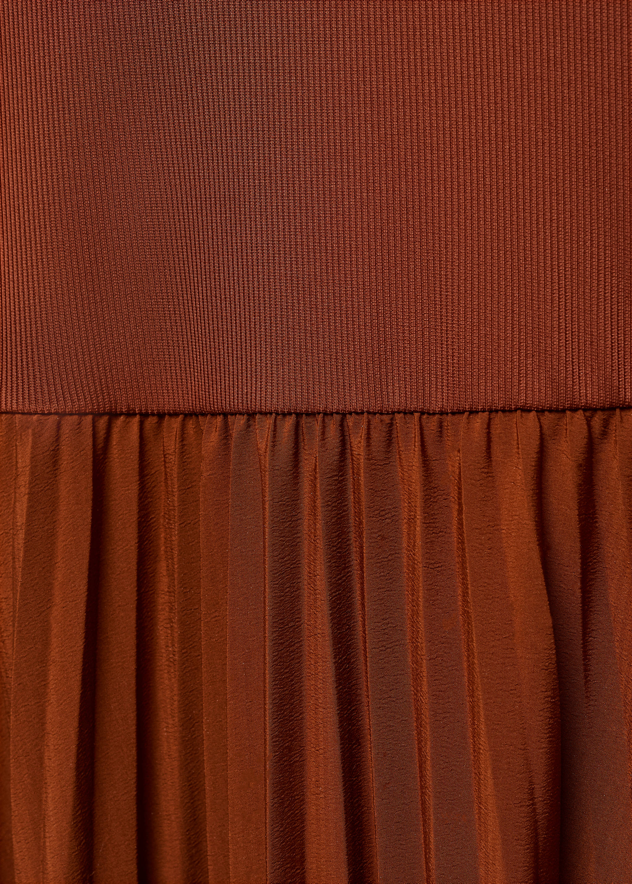 Pleated hem dress - Details of the article 8