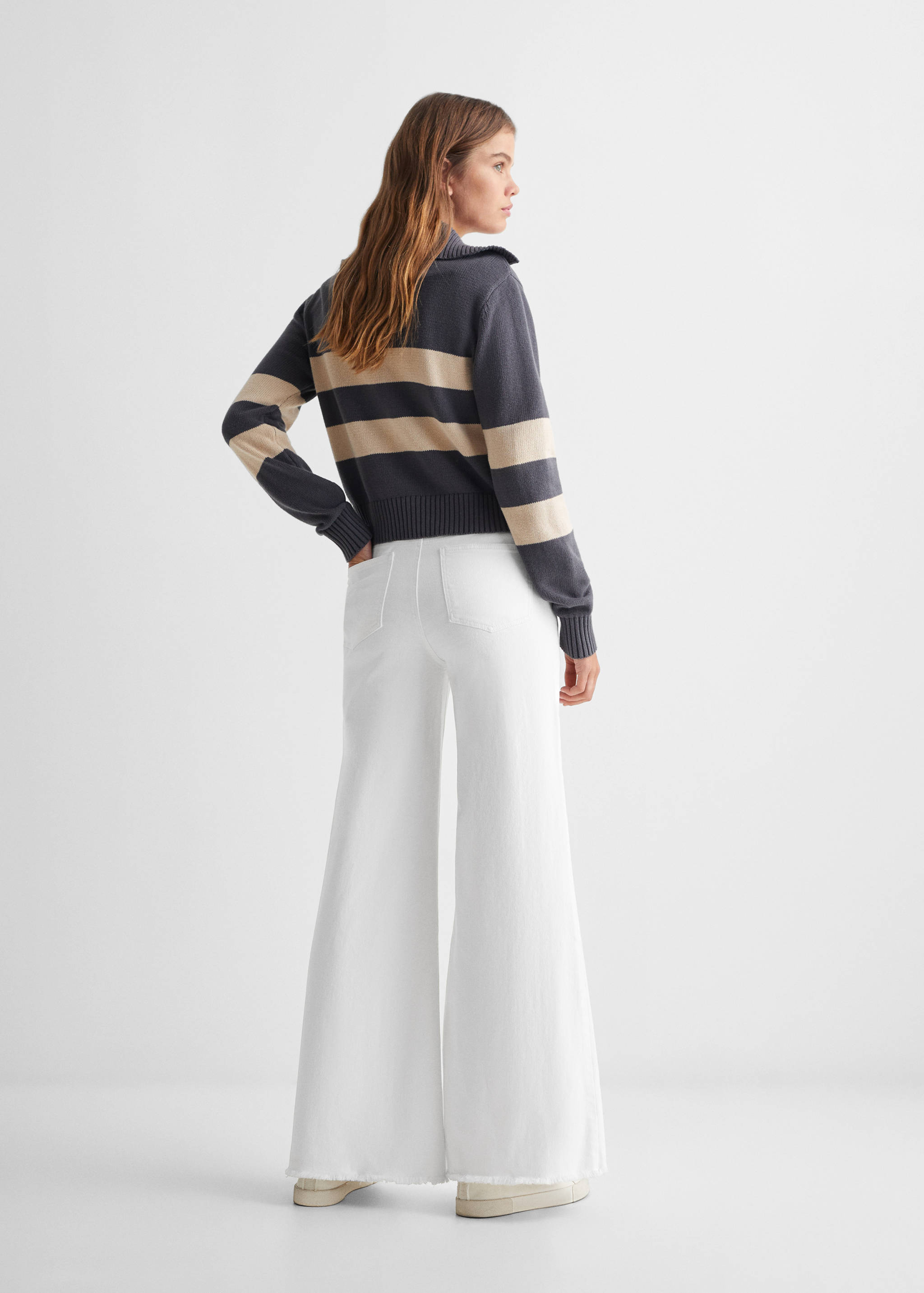 Wide leg mid-rise jeans - Reverse of the article