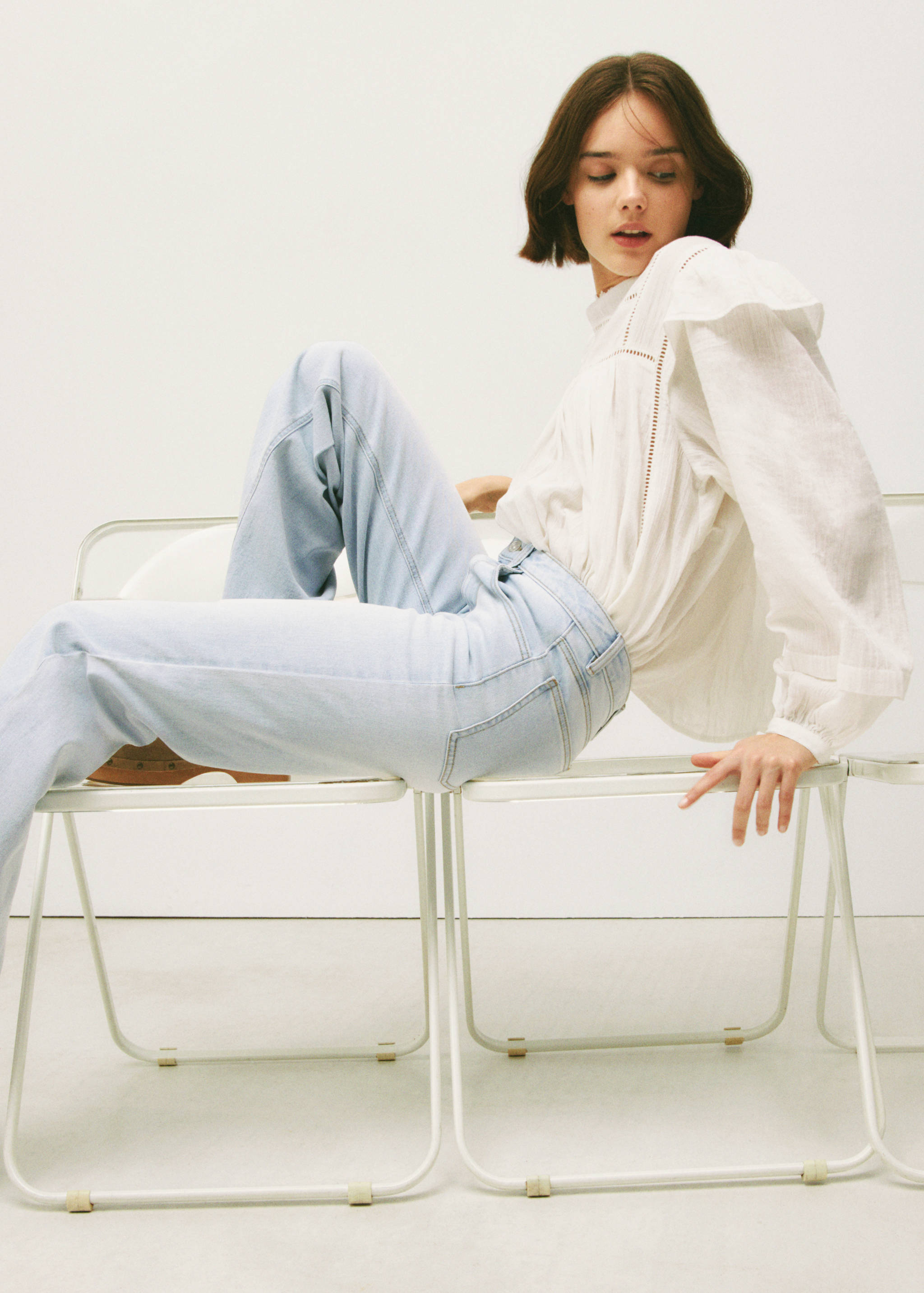 Wide leg mid-rise jeans - Details of the article 5