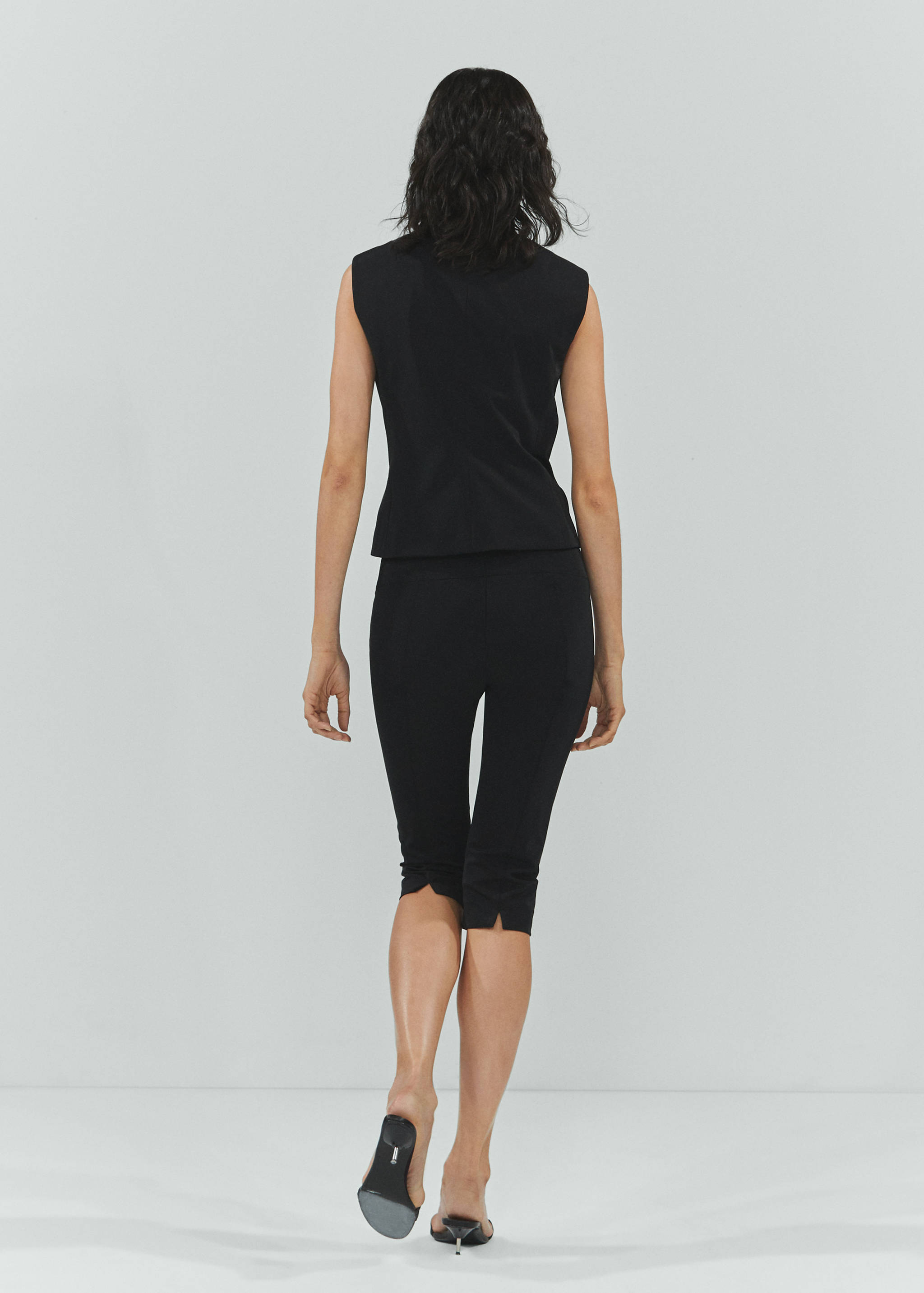 Zipper fitted waistcoat - Reverse of the article