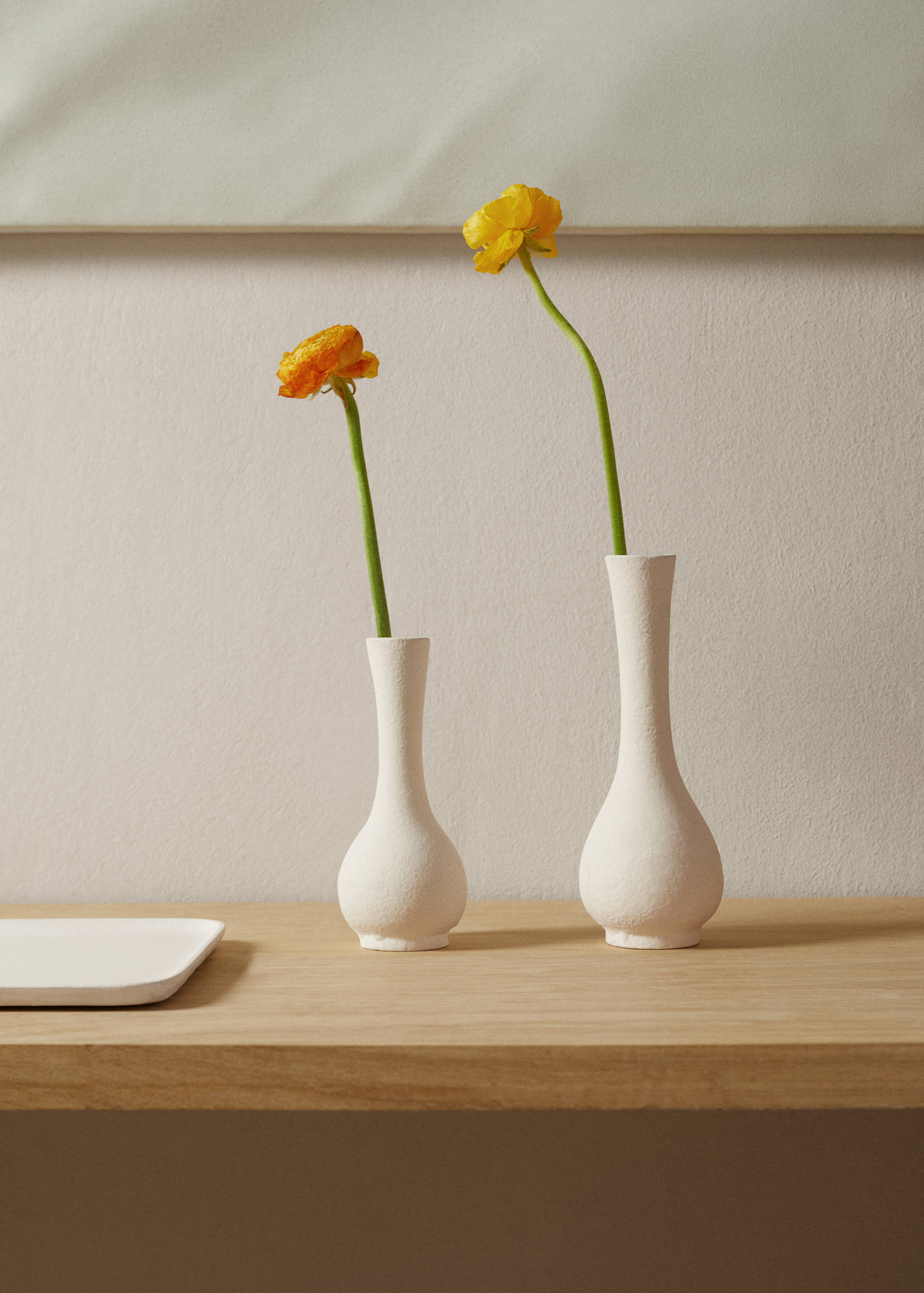 Textured metal vase - General plane