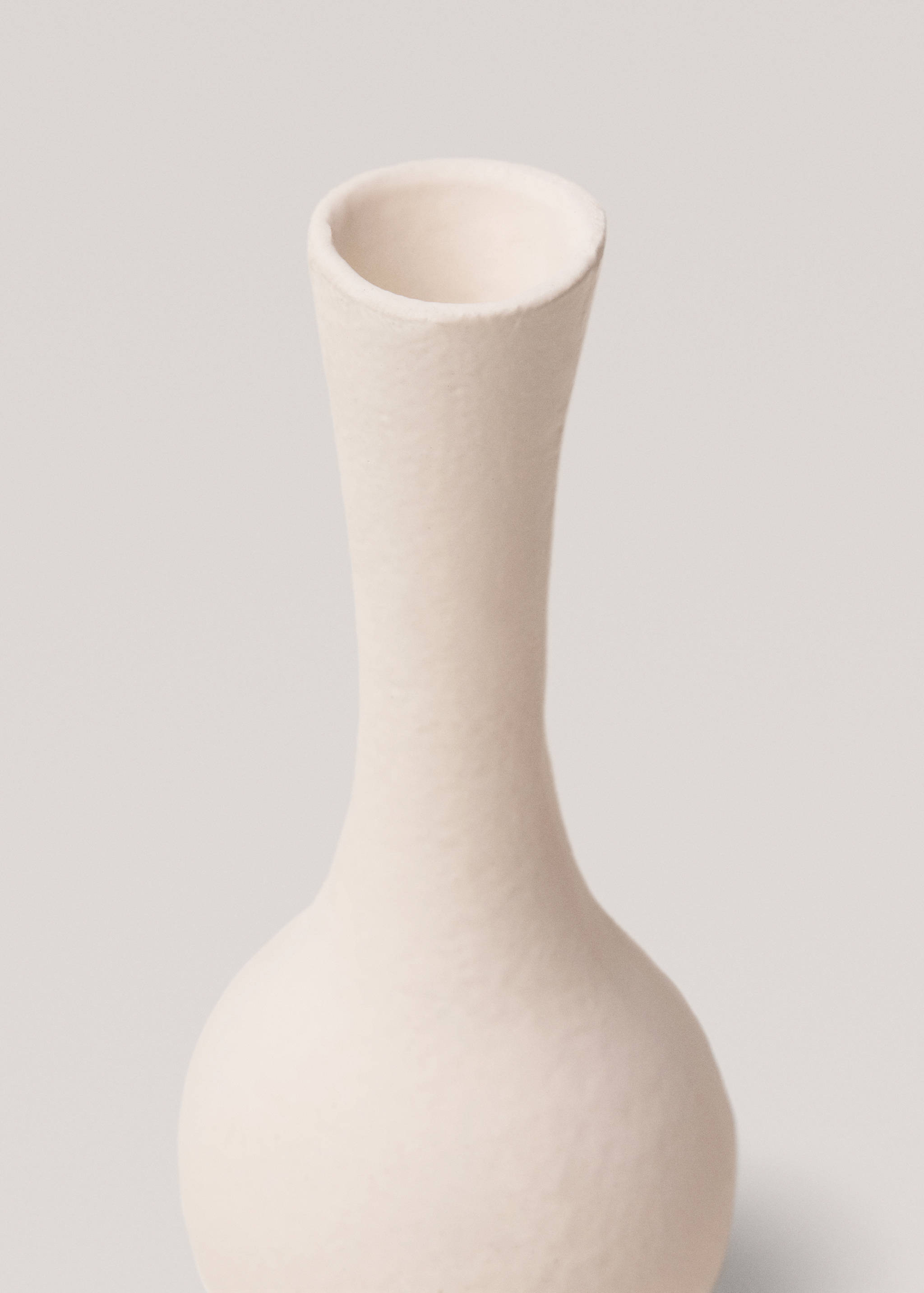 Textured metal vase - Details of the article 2