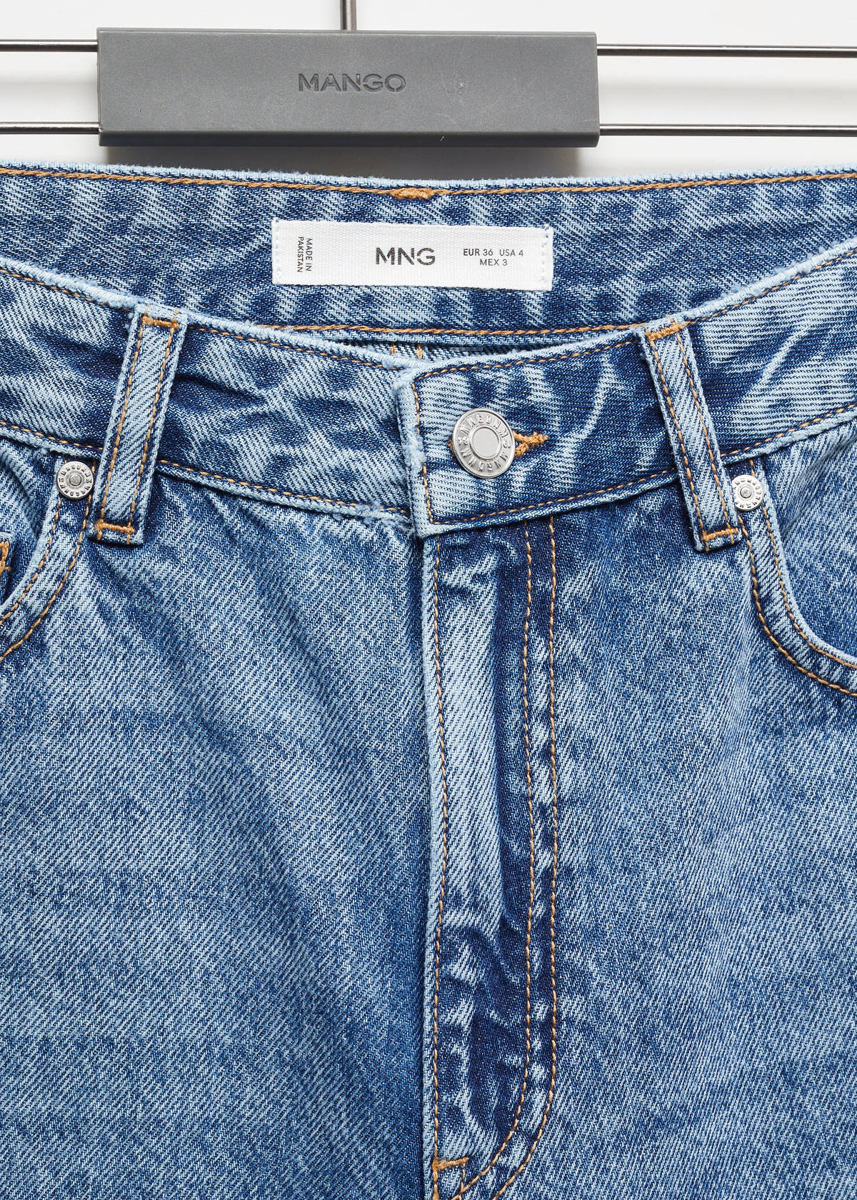 Wide leg mid-rise jeans — Medium Blue