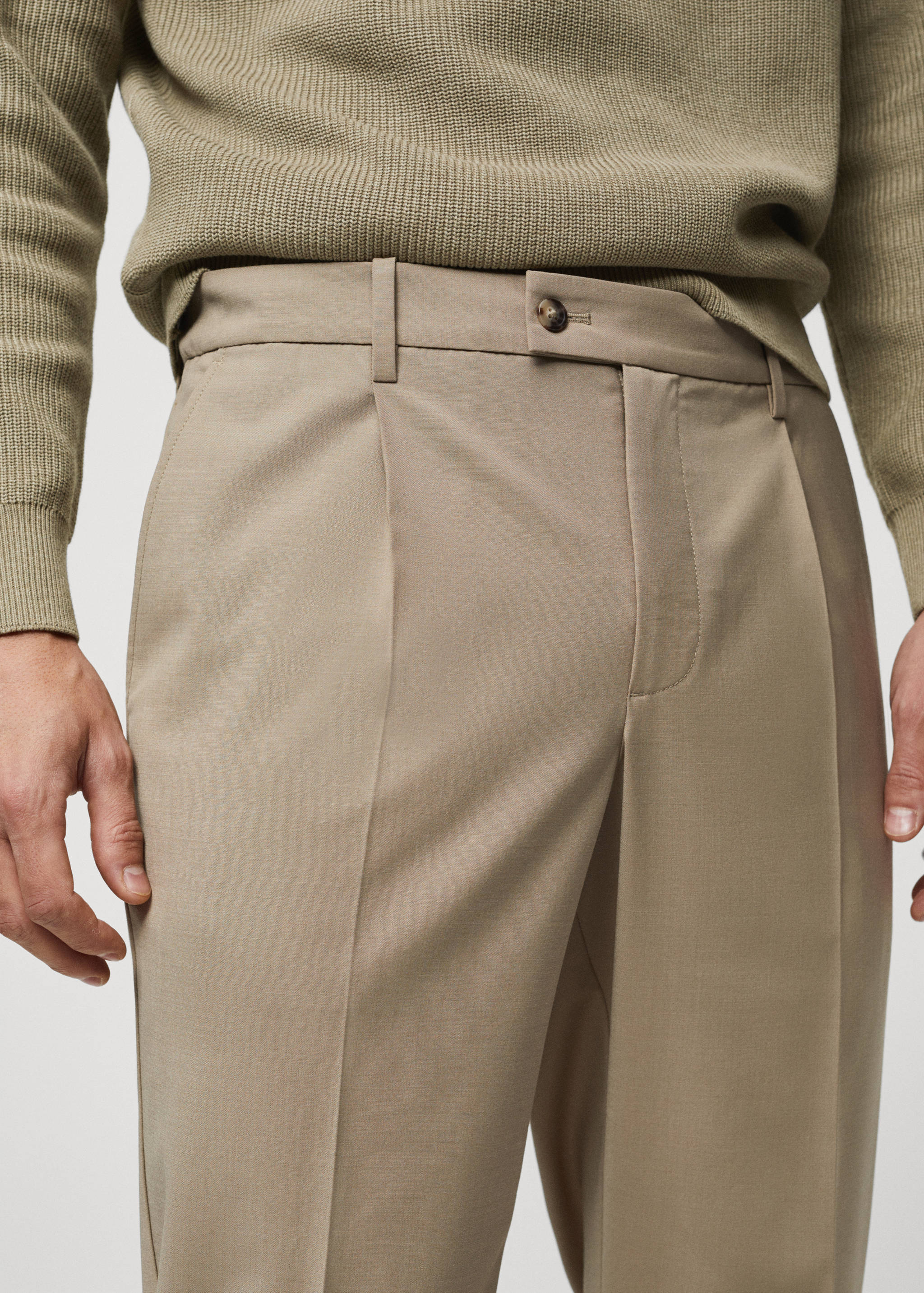 Cold wool pants with pleat detail - Details of the article 1