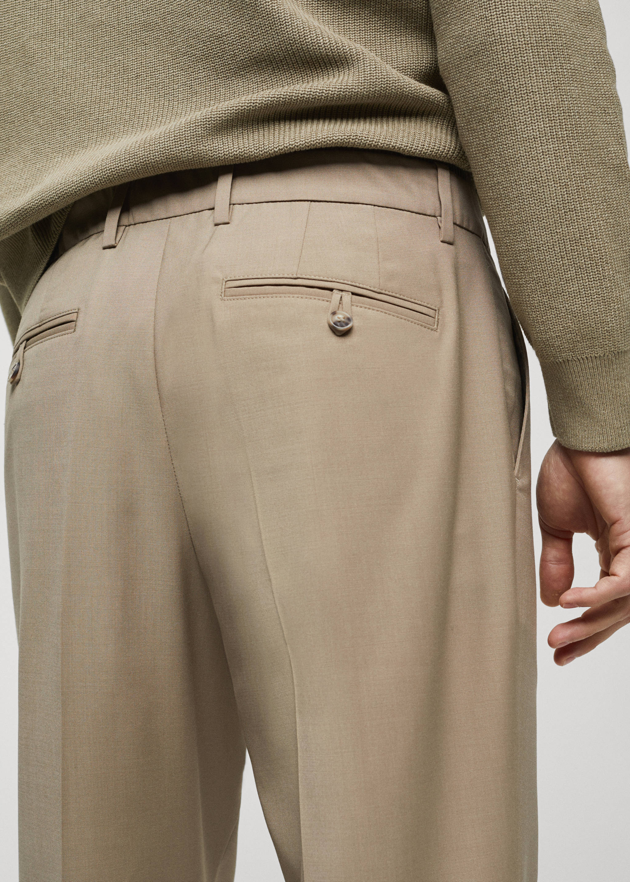 Cold wool pants with pleat detail - Details of the article 6