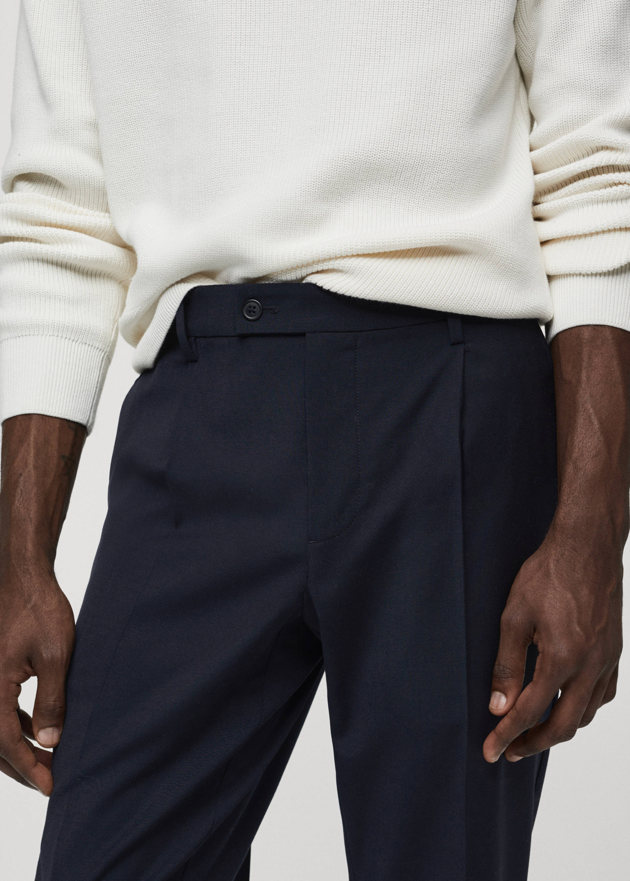 Cold wool pants with pleat detail - Details of the article 1