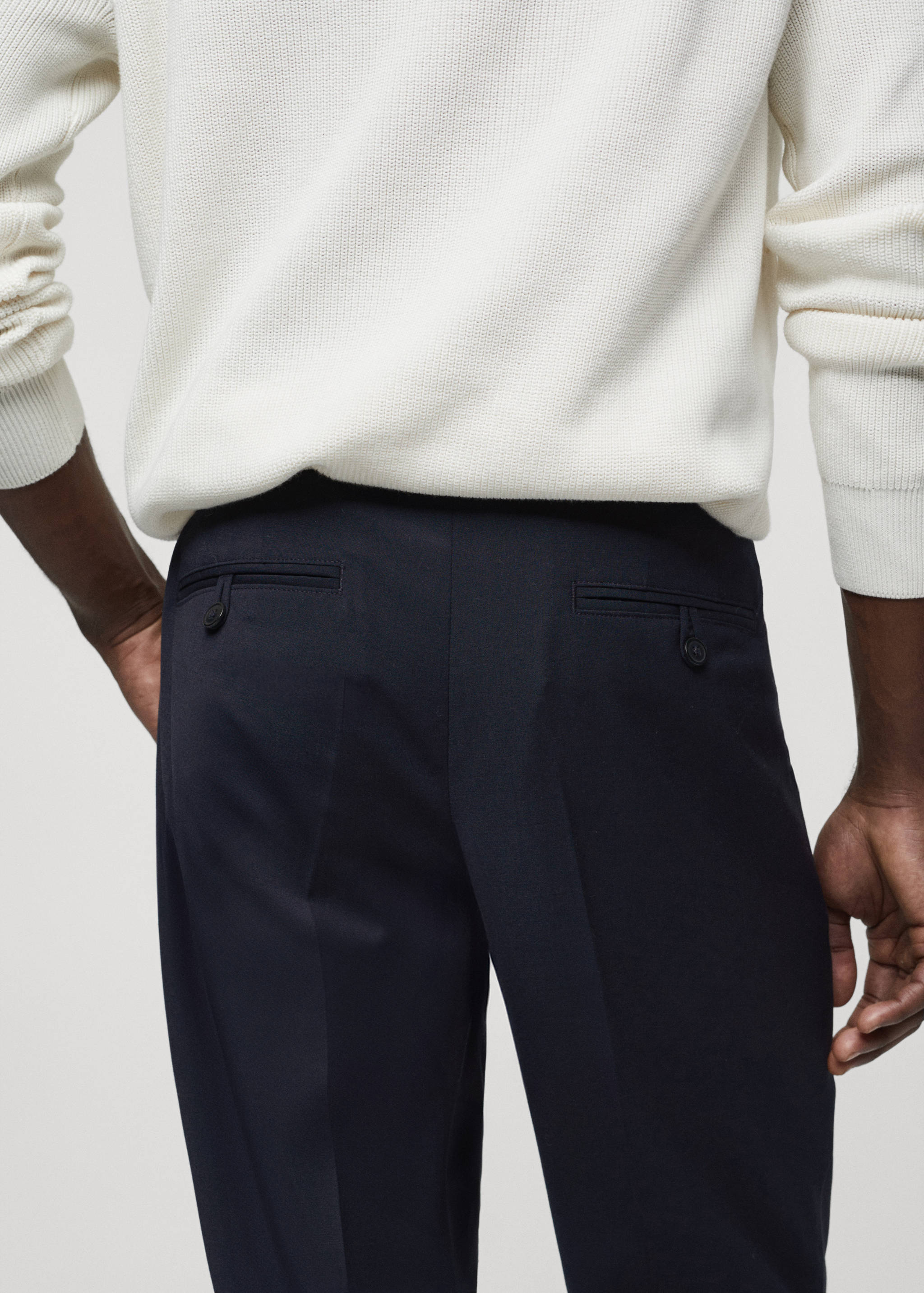 Cold wool pants with pleat detail - Details of the article 4