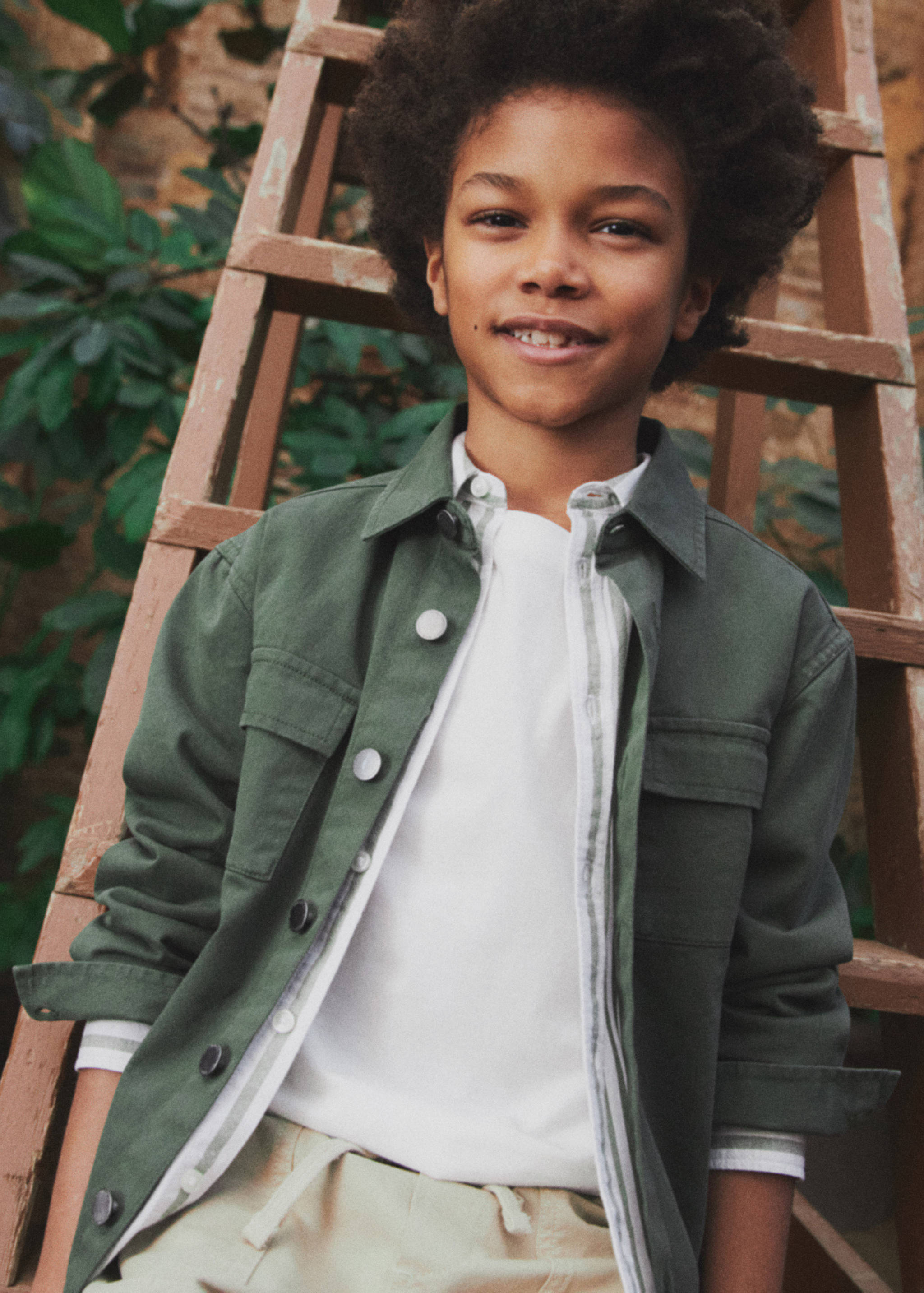 Sobrecamisa vaquera bolsillos - Plano general