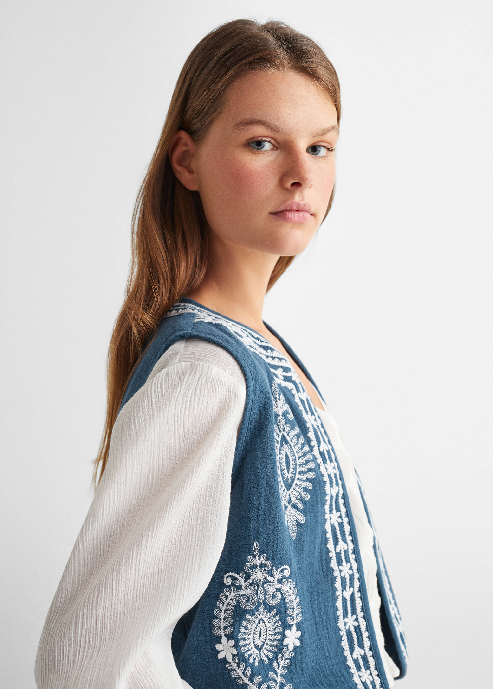 Хлопковый жилет с вышивкой - Деталь изделия 1