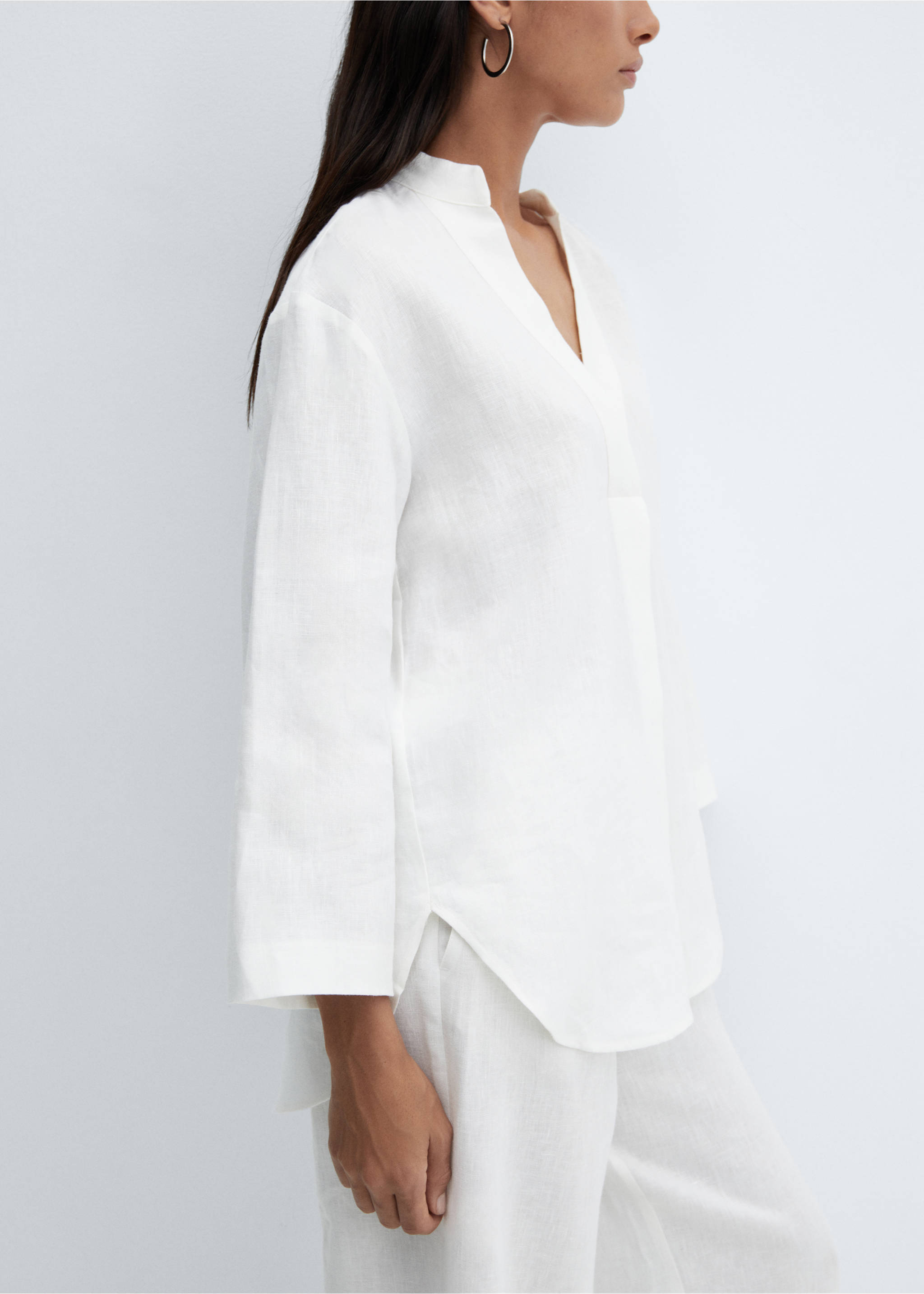 100% linen blouse - Details of the article 3, White. Ref: 67074779-00.