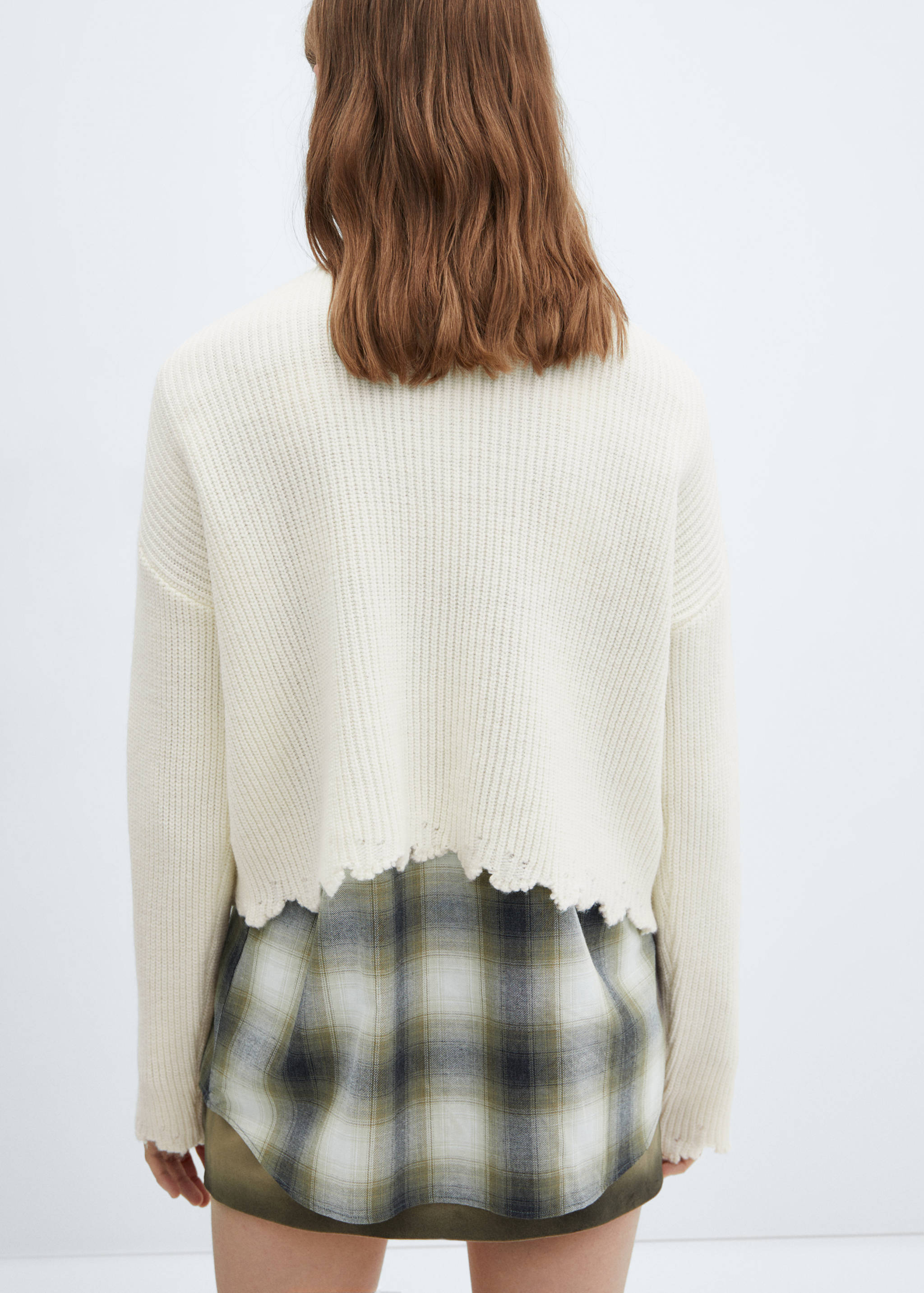 Round-neck knitted sweater - Reverse of the article