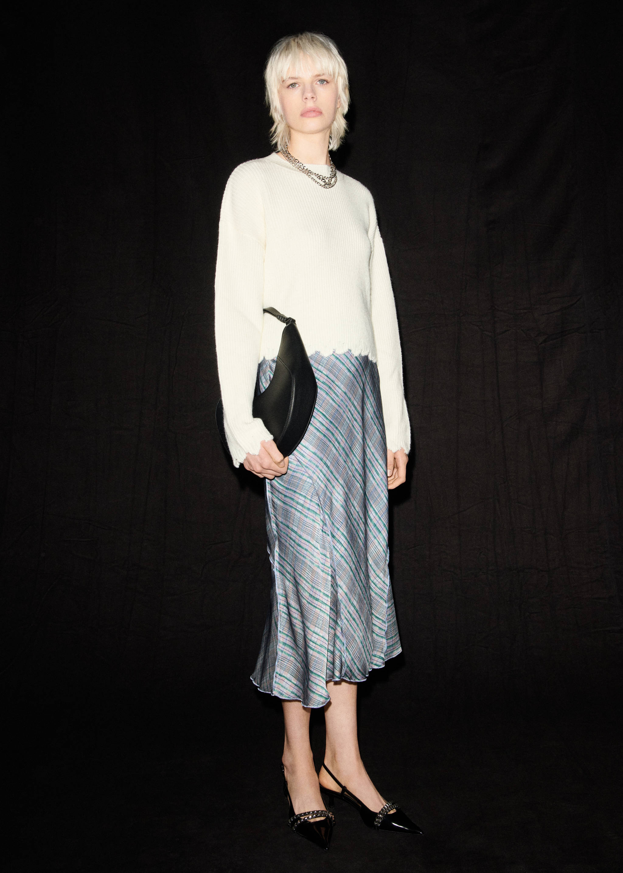 Round-neck knitted sweater - Details of the article 7