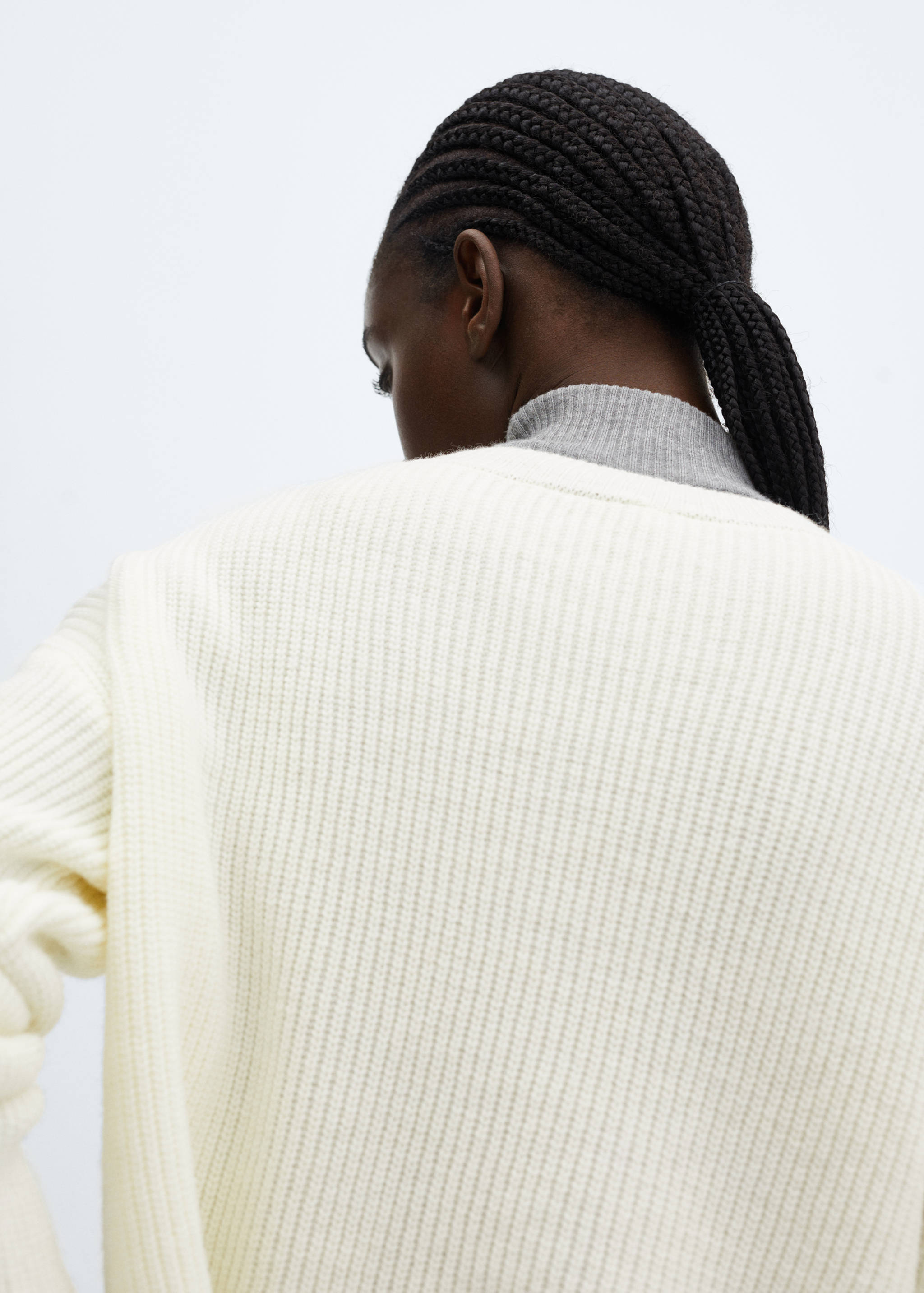 Round-neck knitted sweater - Details of the article 3