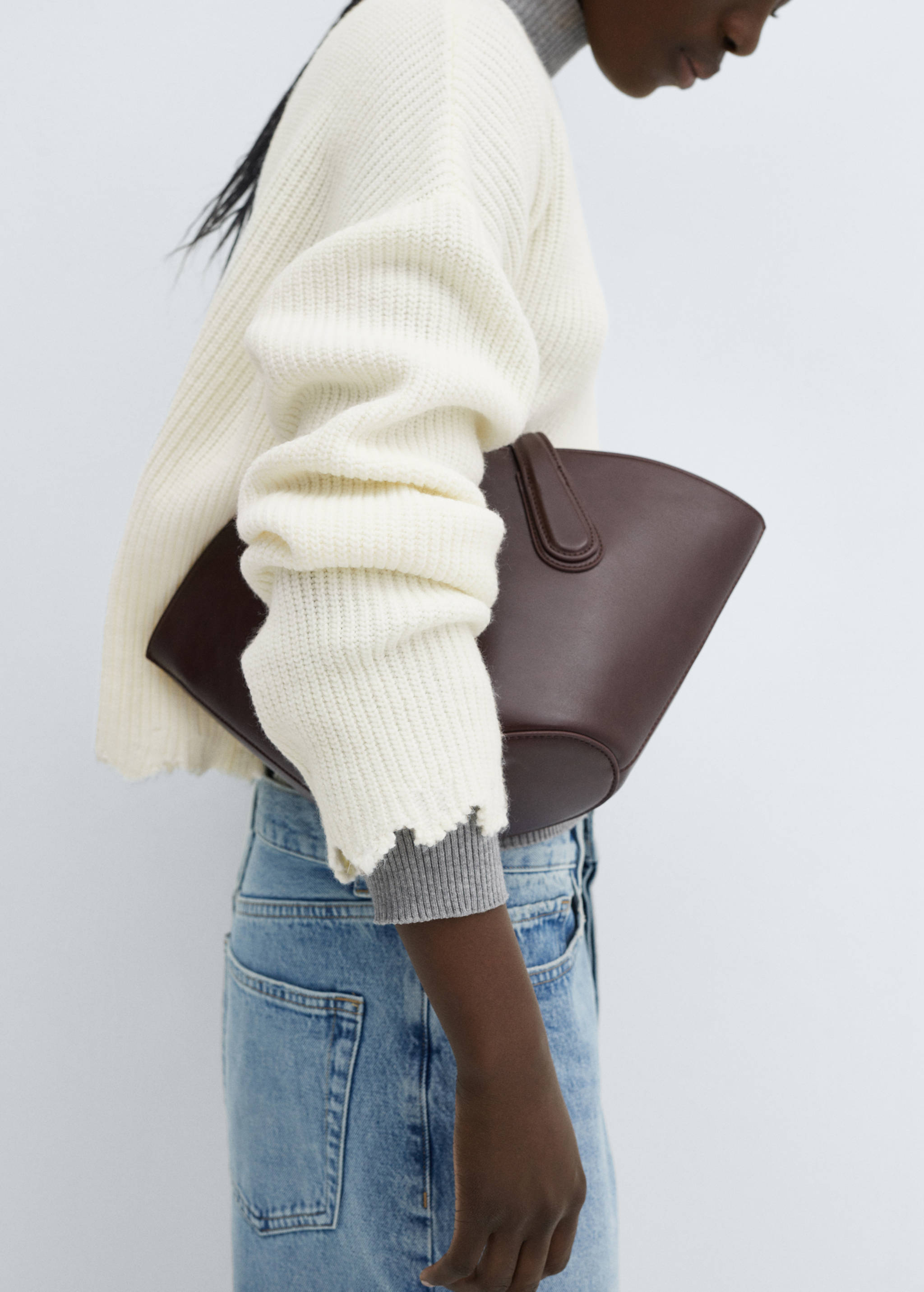 Round-neck knitted sweater - Details of the article 4