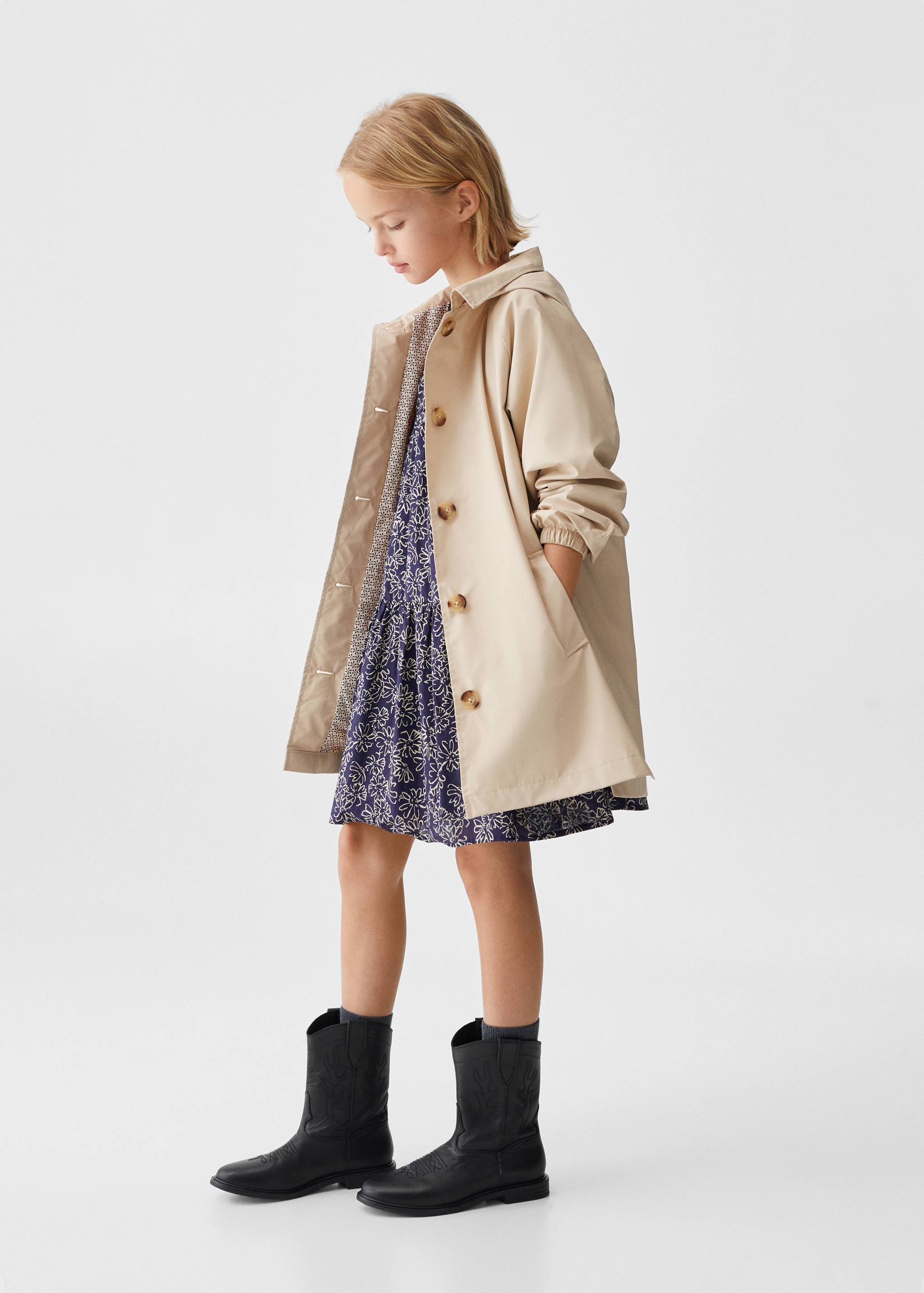 Hooded waterproof trench coat - General plane