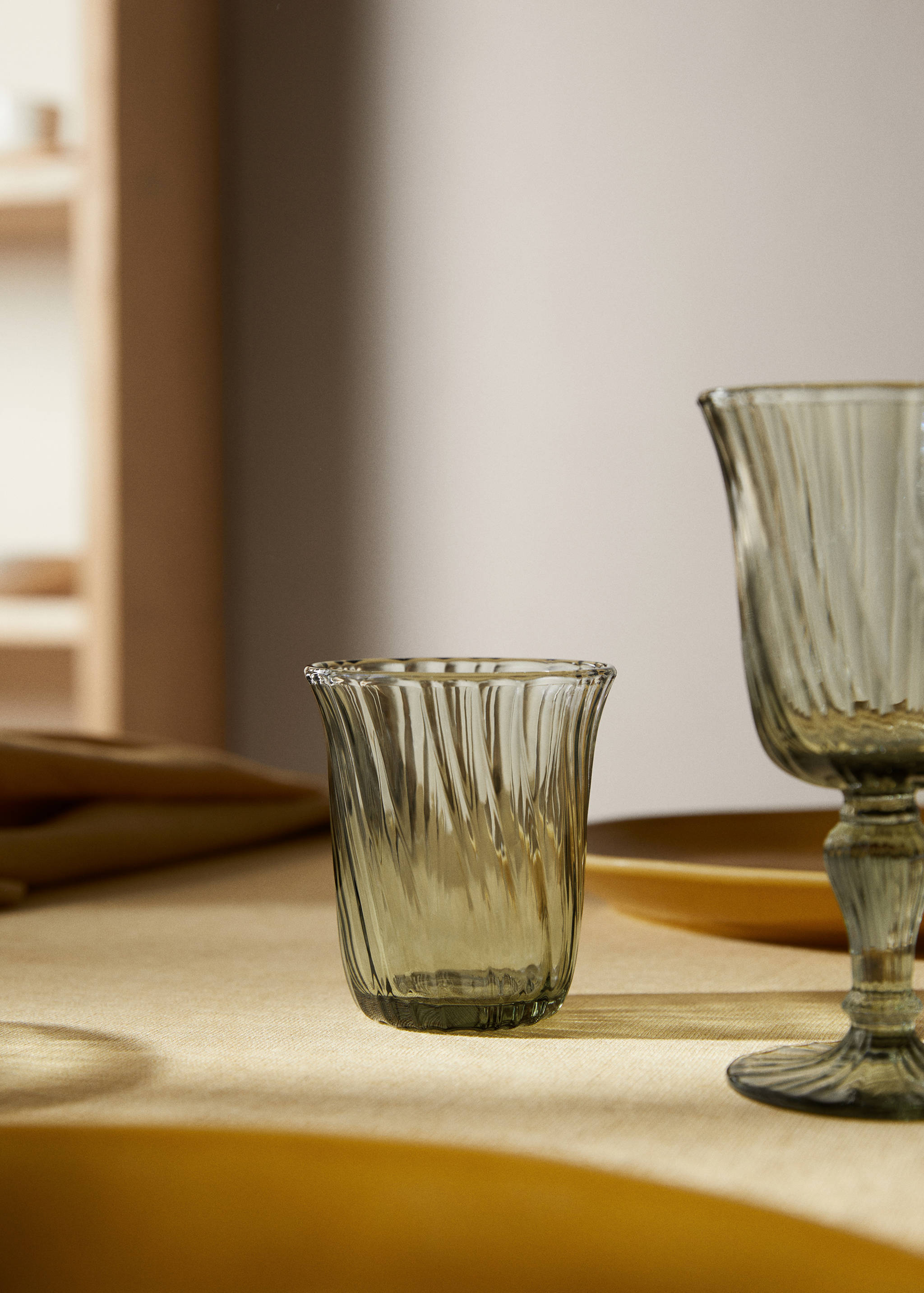 Glas mit Relief - Allgemeine Ansicht