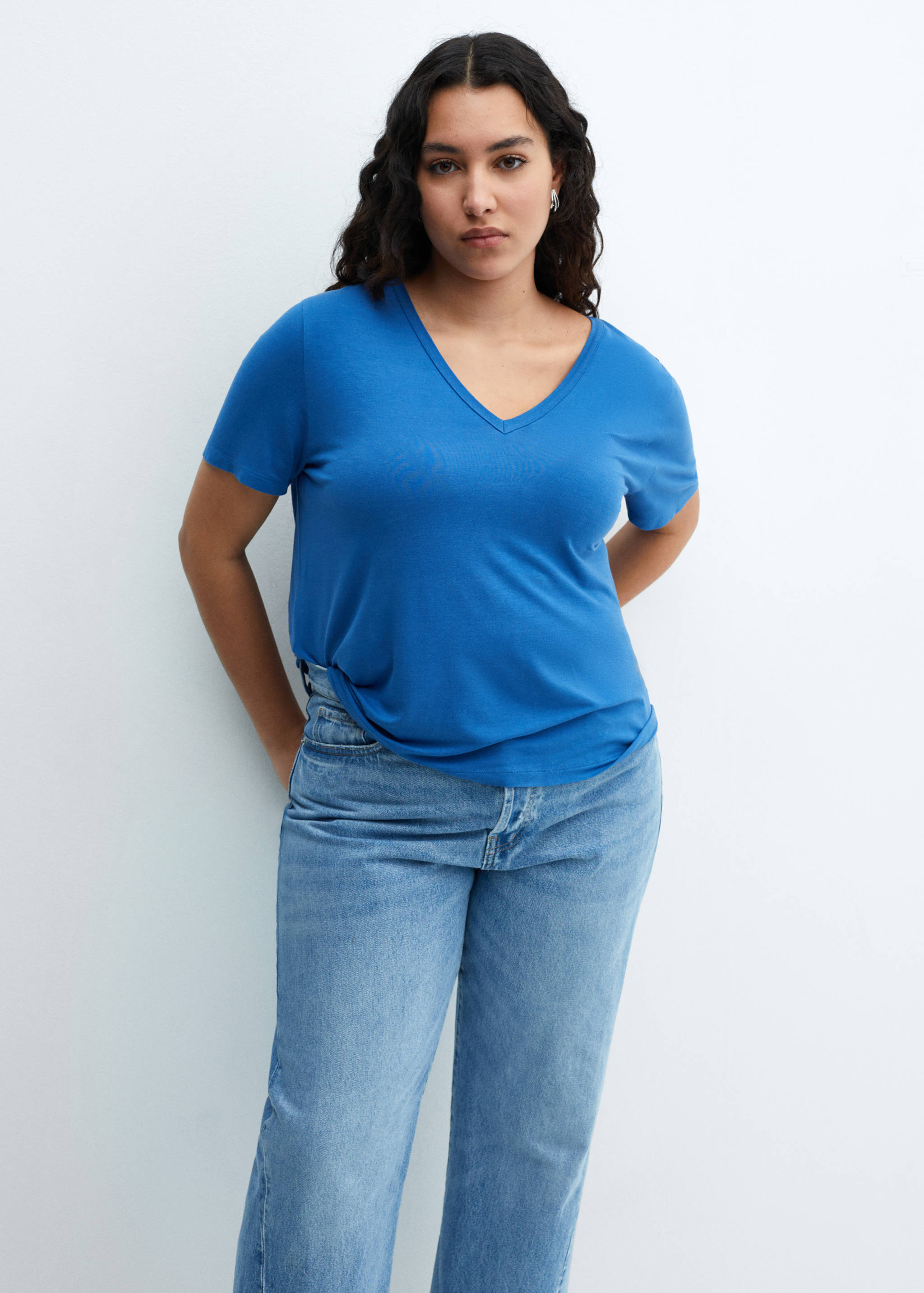 V-neck T-shirt - Details of the article 5